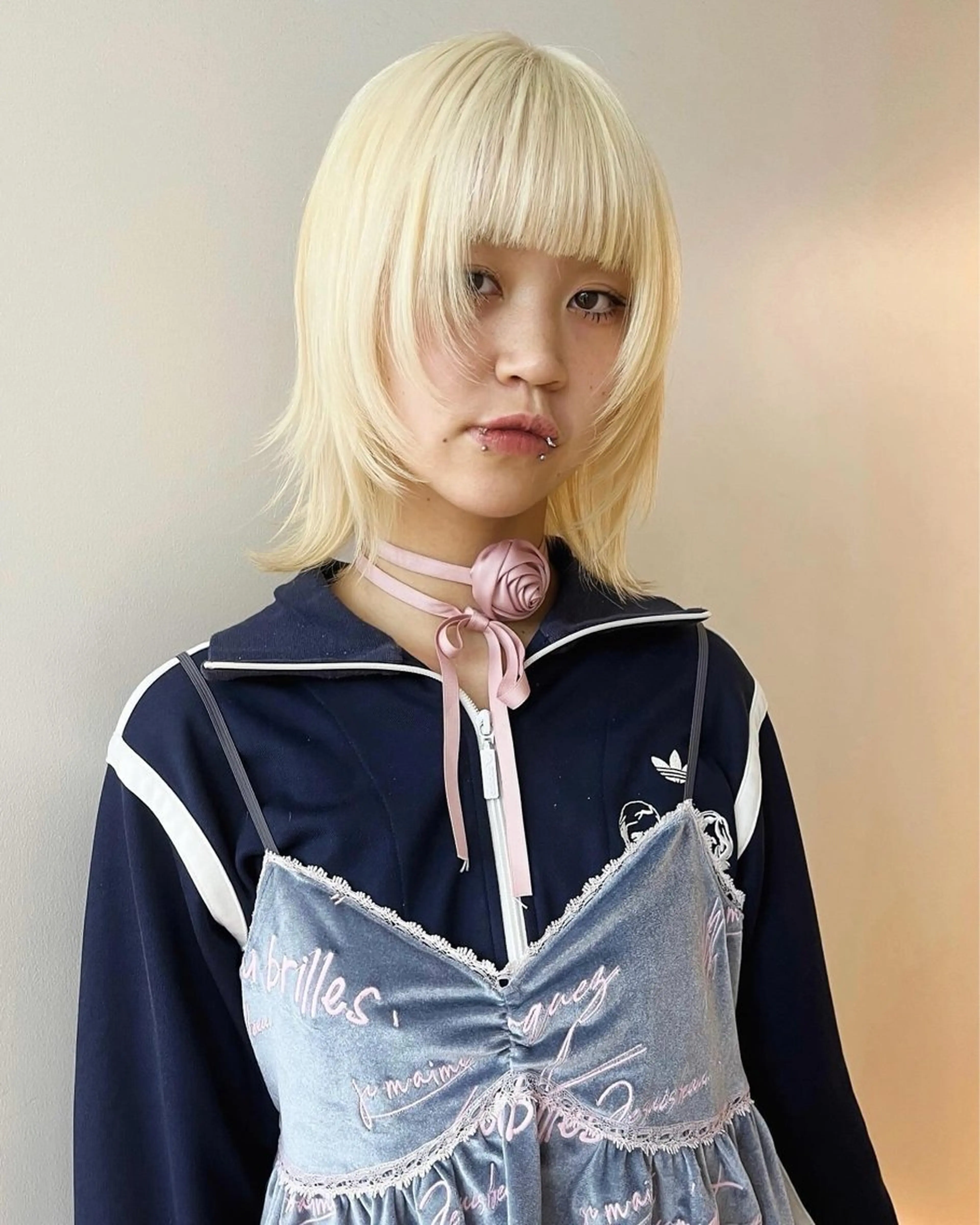 ミディアム カラー ブリーチ 抜きっぱなしブロンド ブロンド ケアブリーチ ハイトーンカラー カット ヘアカラー トリートメント 吉祥寺/個性派/ kazuha🩰のヘアスタイル