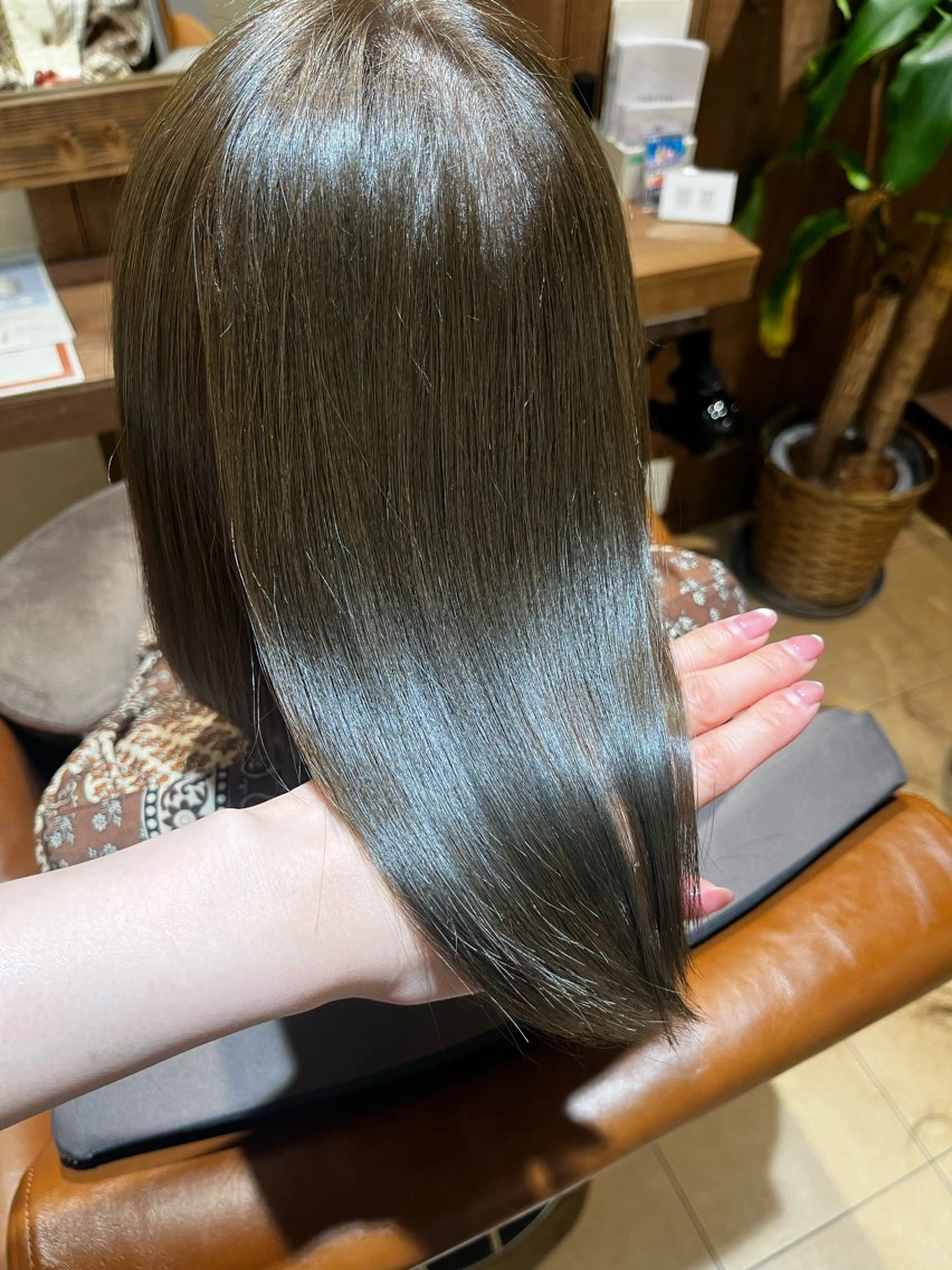 カラー オリーブカラー カット ヘアカラー end roll りんのヘアスタイル