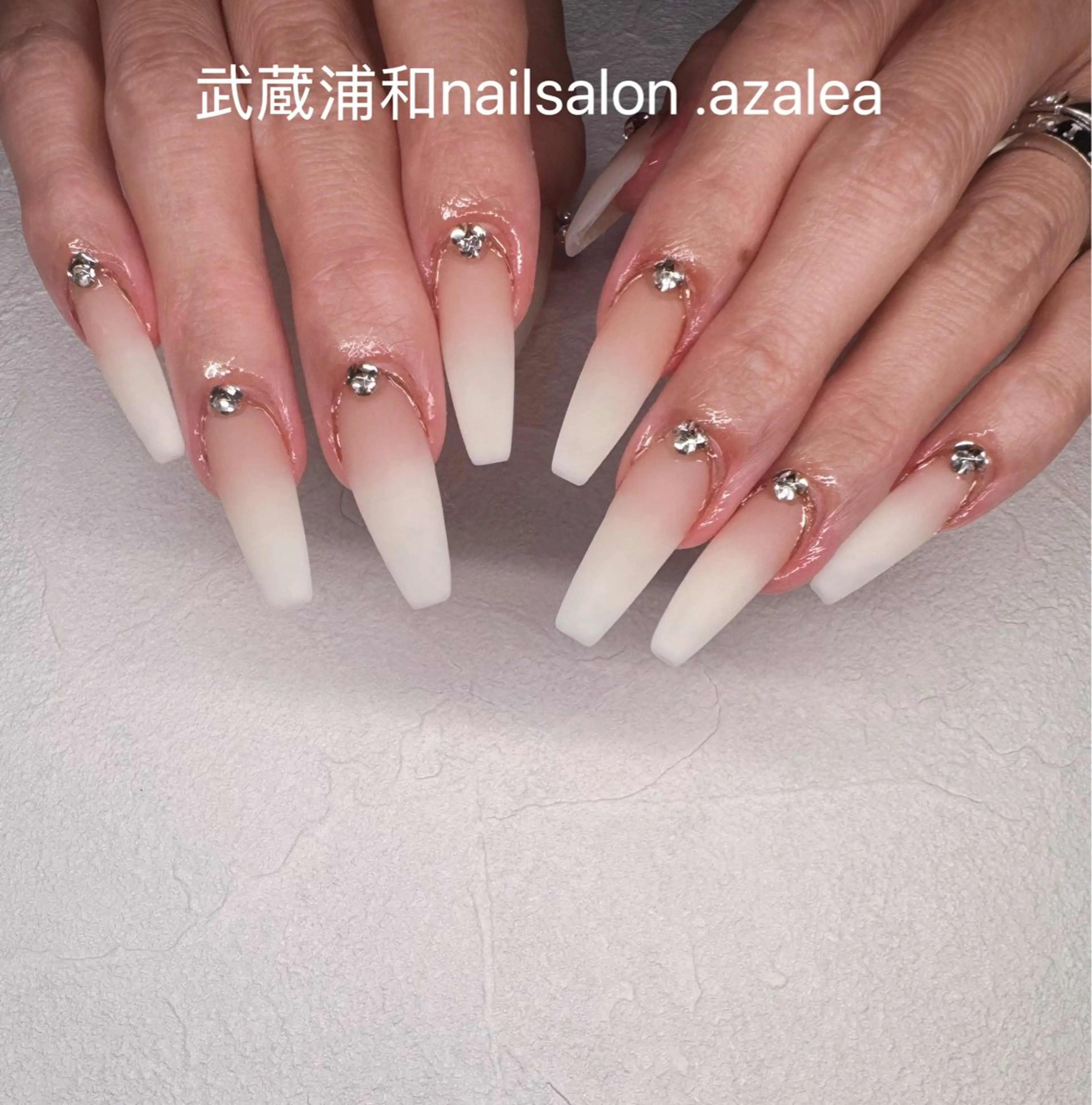 ネイル ハンドネイル R inのネイルデザイン