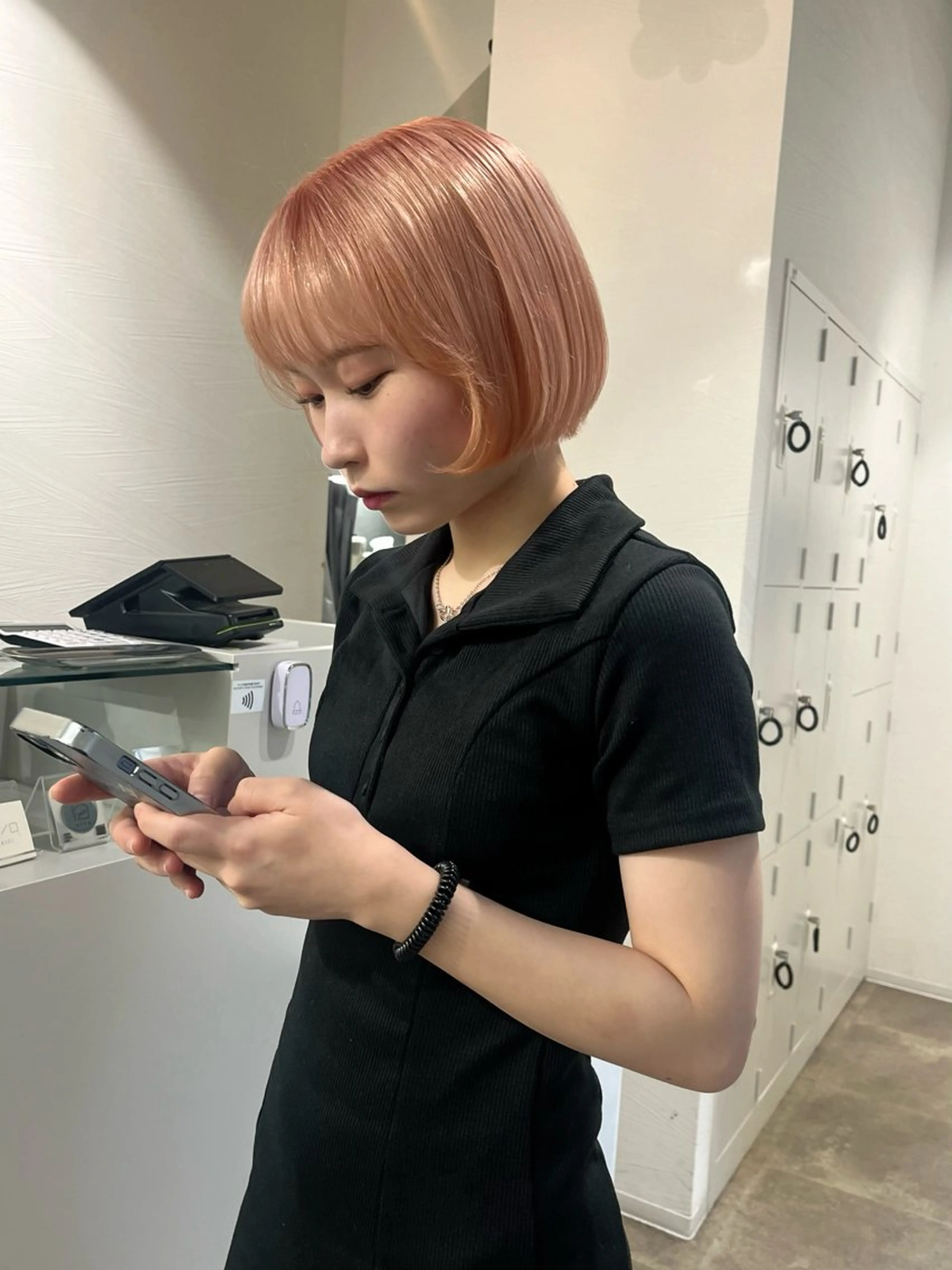 ショート カラー ベージュカラー ブリーチ ピンクカラー ピンクベージュ ホワイトピンク カット ヘアカラー ボブ/ミディ/ロング 特化/芳野りんかのヘアスタイル