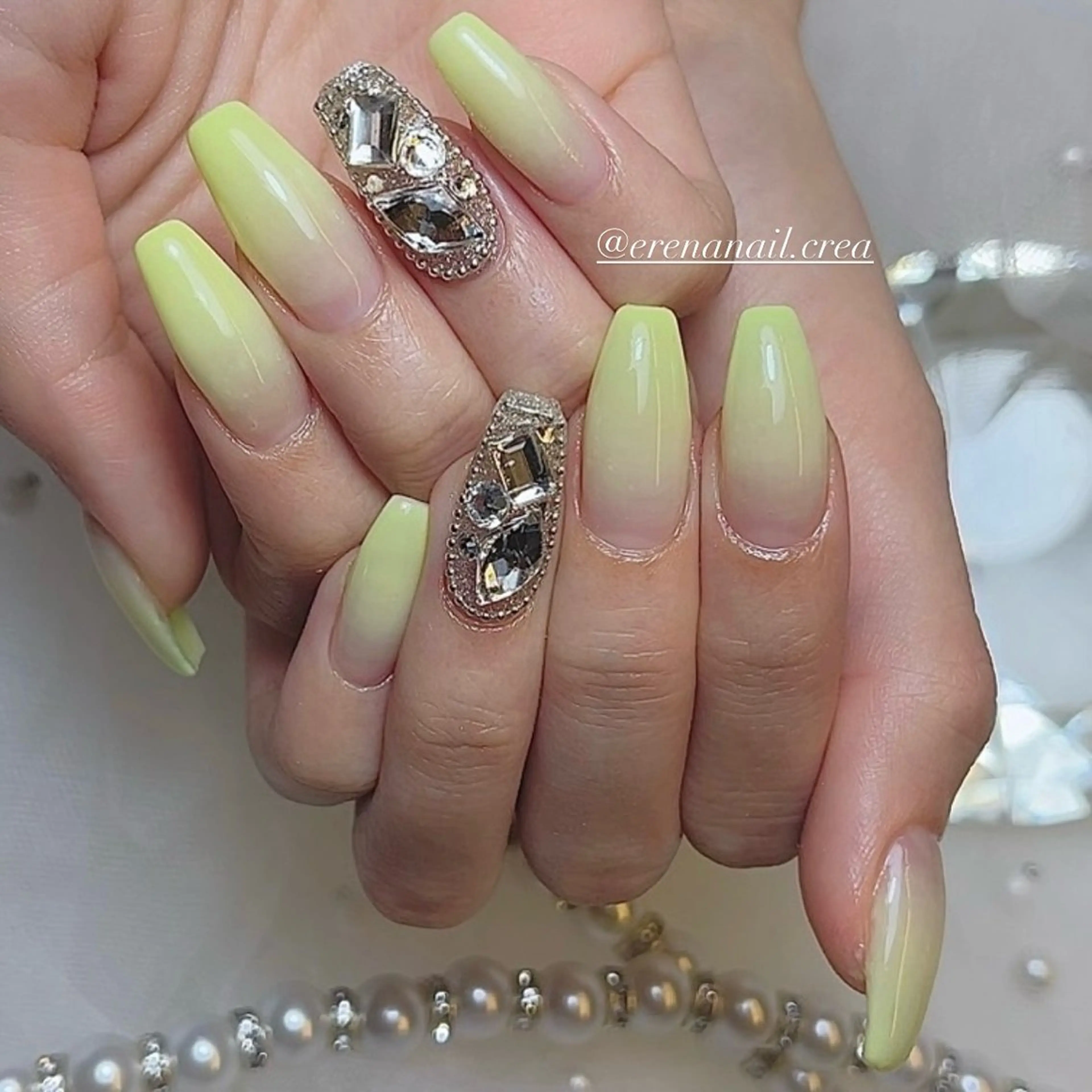 ネイル アートネイル グラデーション ストーンネイル ワンホンネイル ハンドネイル CRéA　-private nailsalon-所属・CReA nailのネイルデザイン