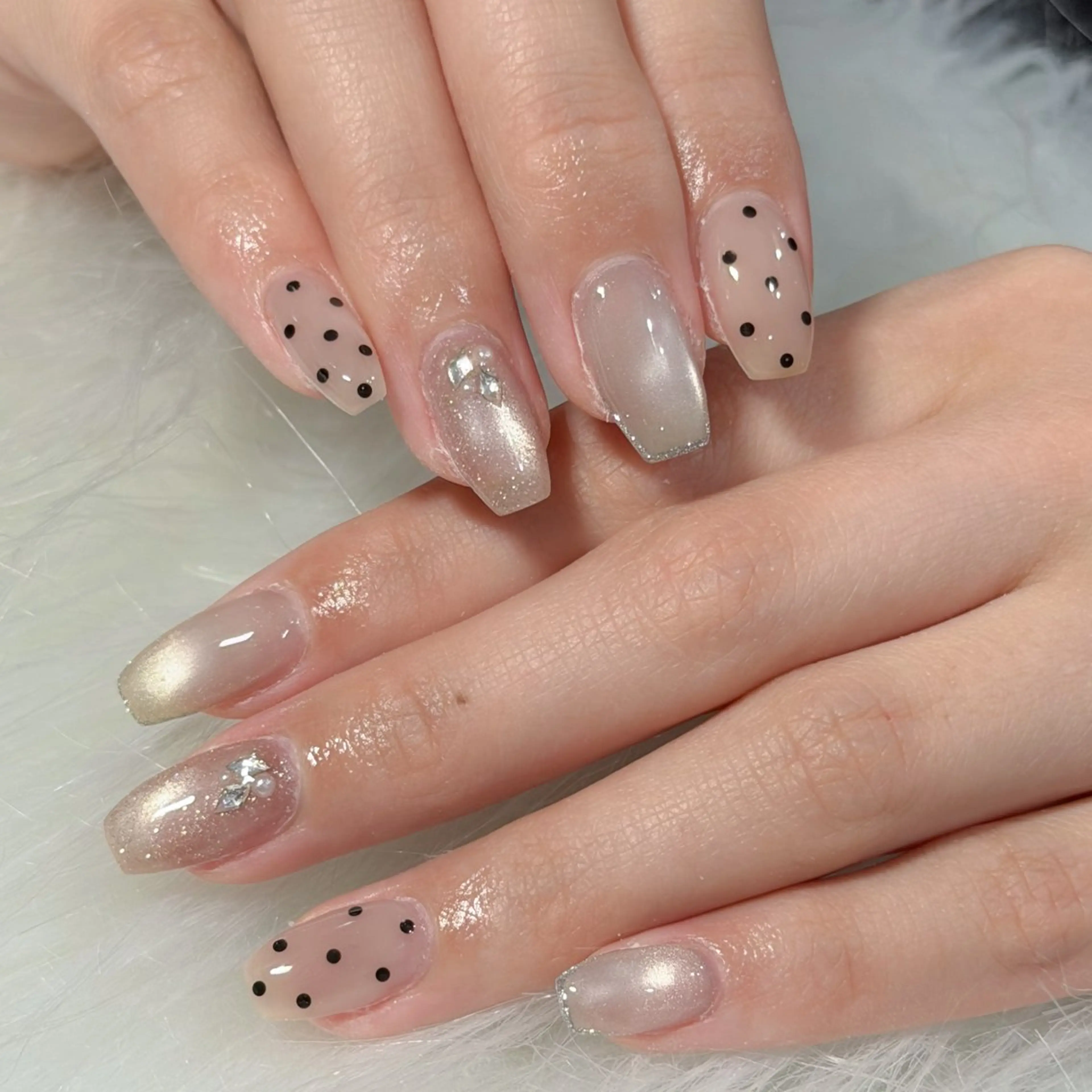 ネイル ハンドネイル フットネイル LAVISH nanamiのネイルデザイン