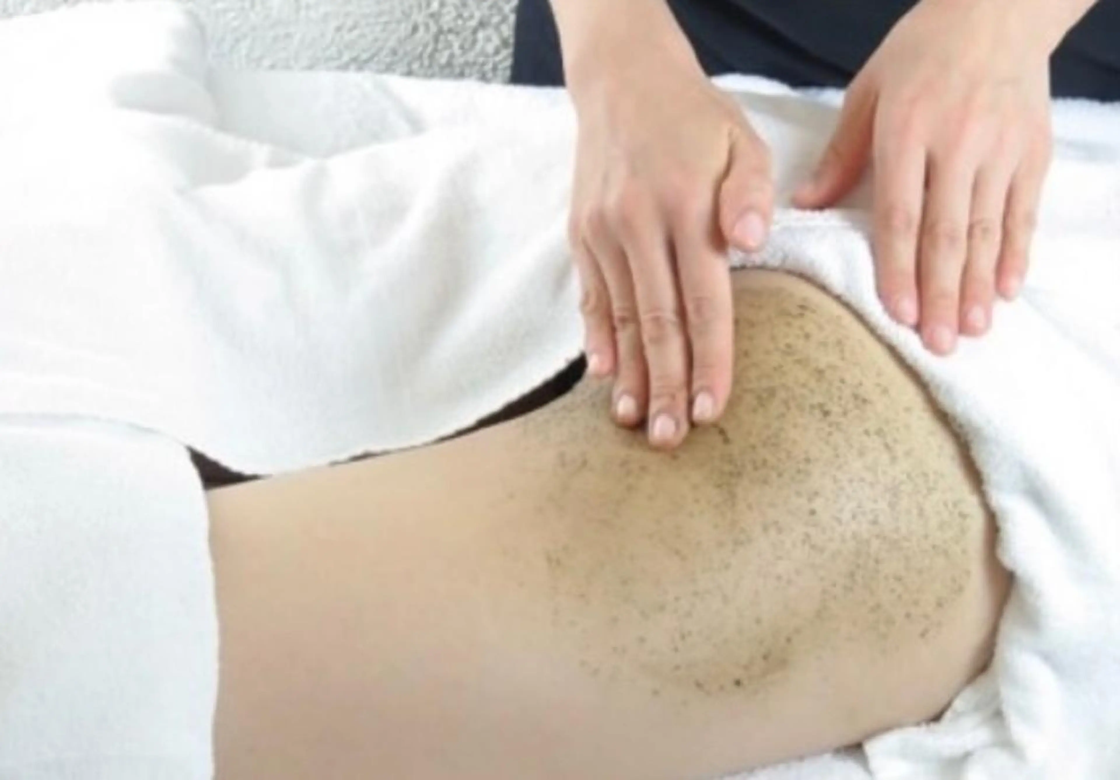 【普段ケアが届かない箇所に!】REVI陶肌ヒップハーブスペシャルコース 11000円の写真