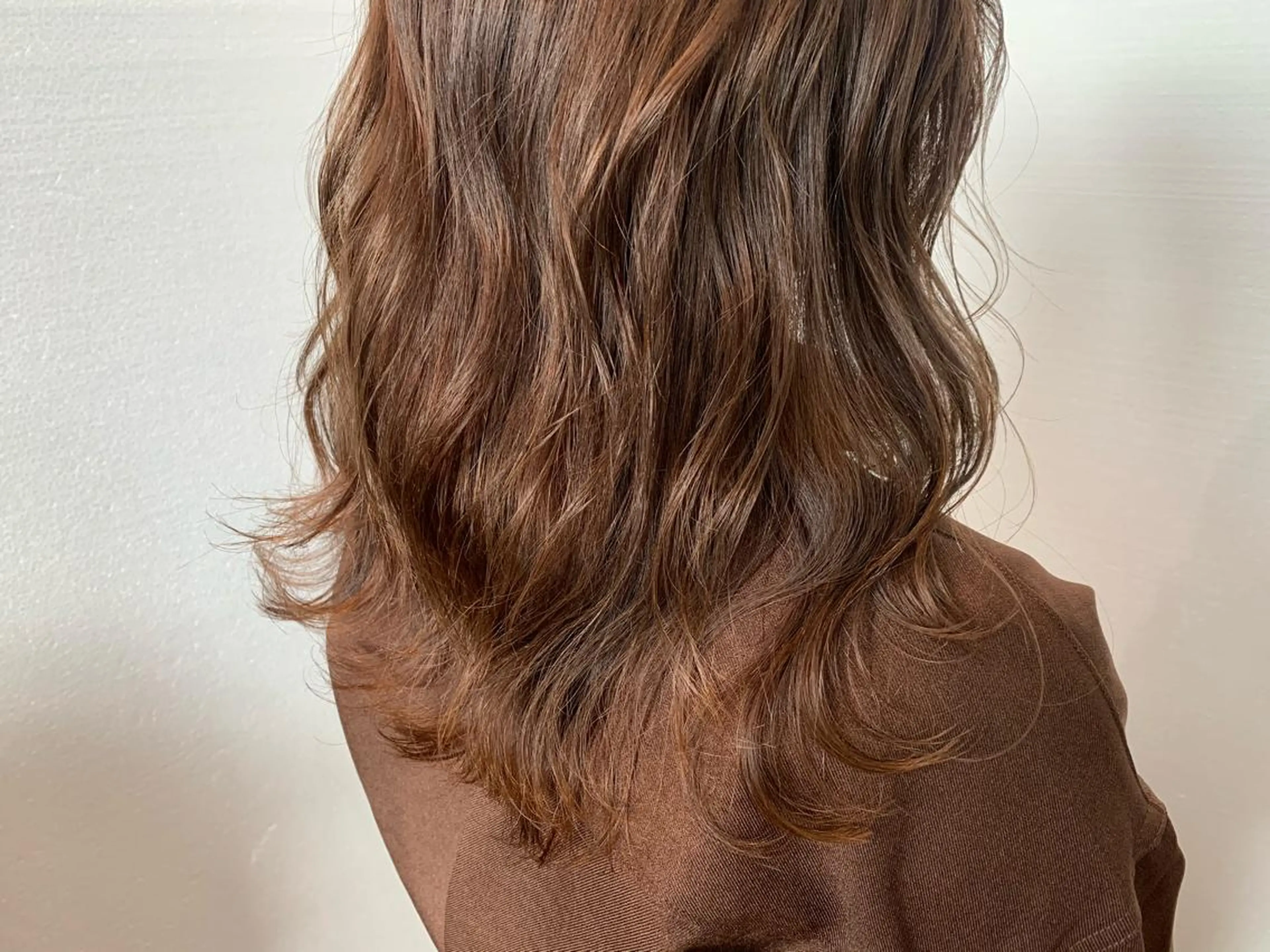 ロング カラー ベージュカラー ブリーチ ショコラベージュ ブリーチなしカラー カット ヘアカラー トリートメント 【Uneユヌ】菊地 春那のヘアスタイル