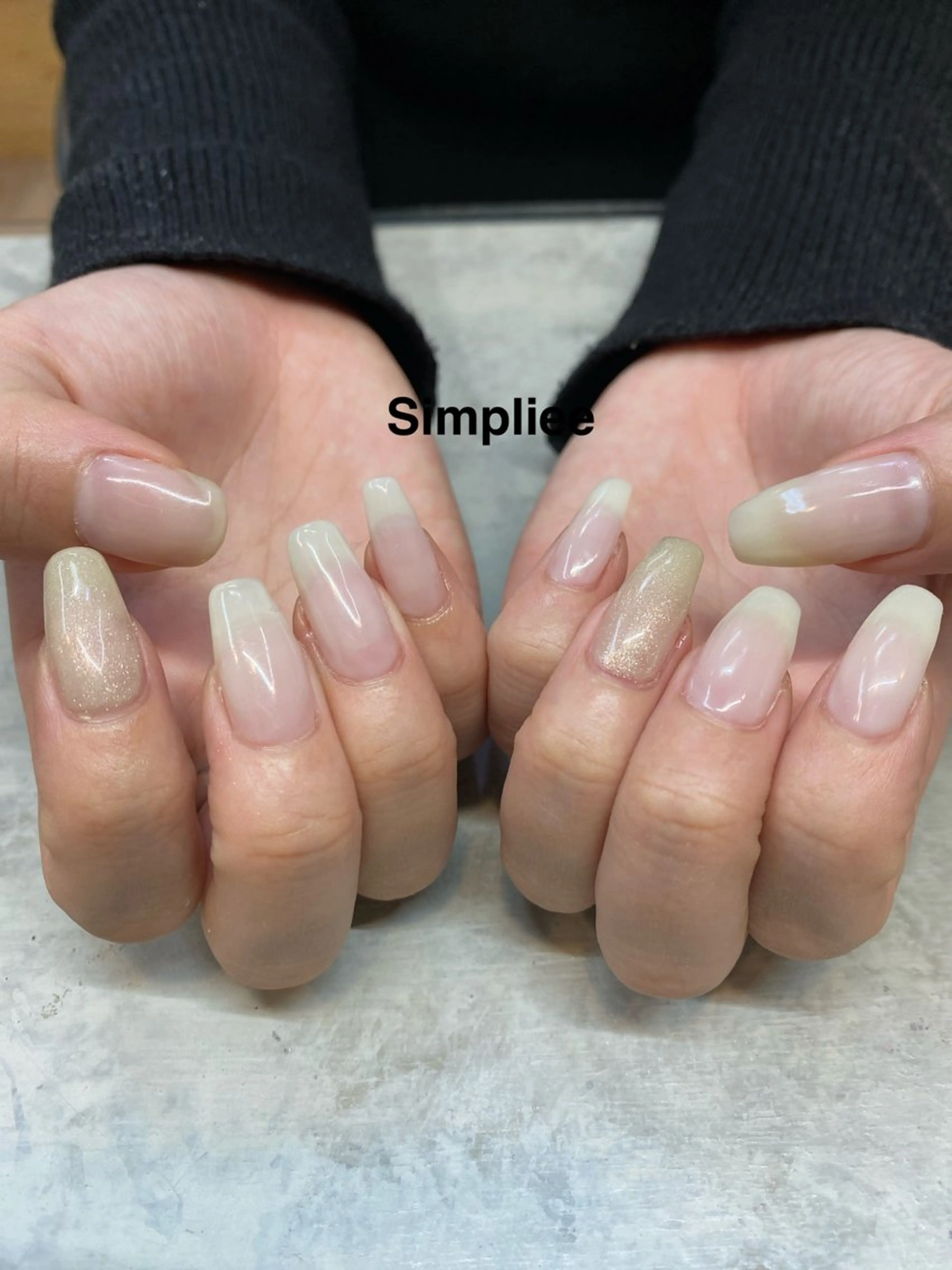 ネイル シンプリーワン 渋谷店🪄MOENAのネイルデザイン