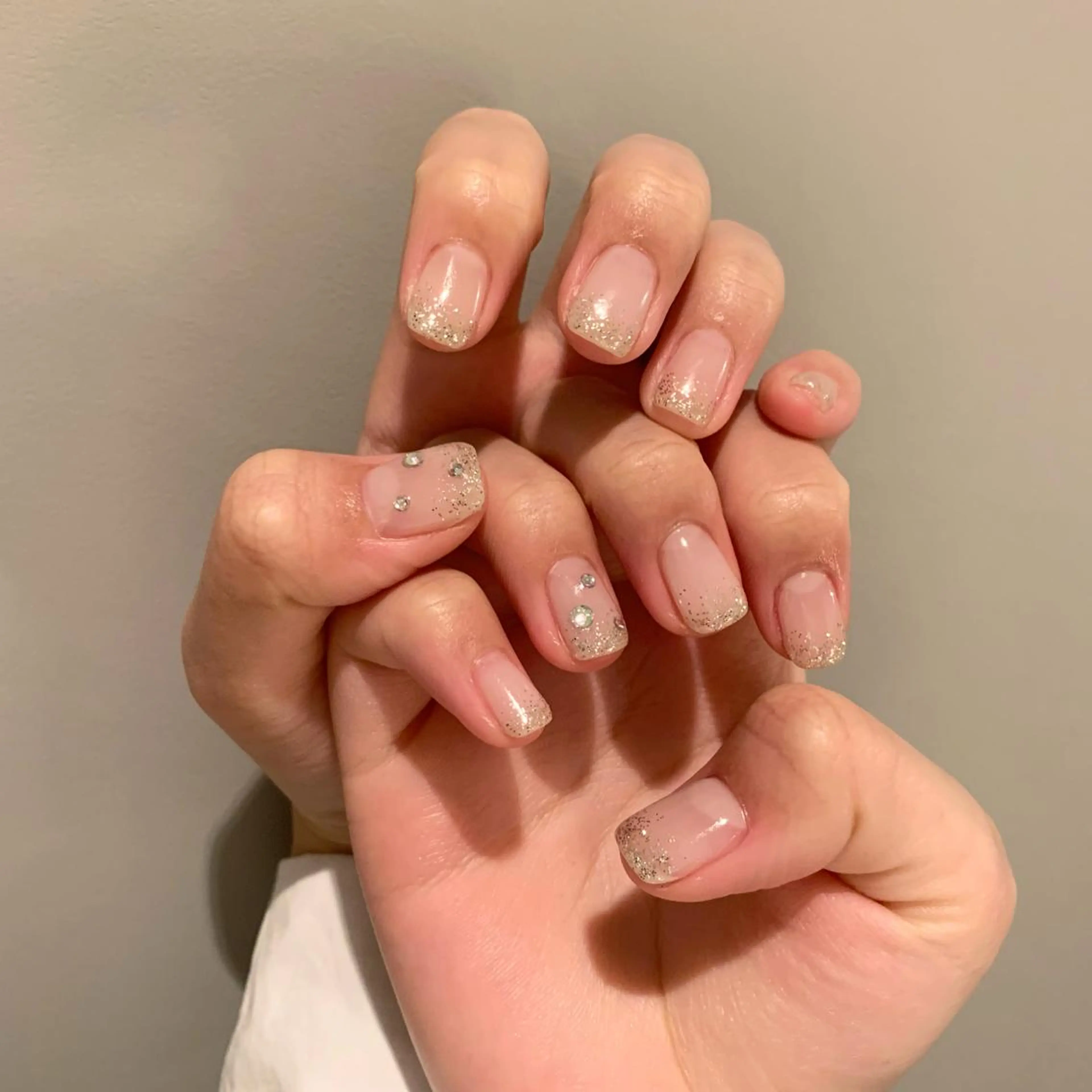 ネイル ストーンネイル ウシク ミユキのネイルデザイン