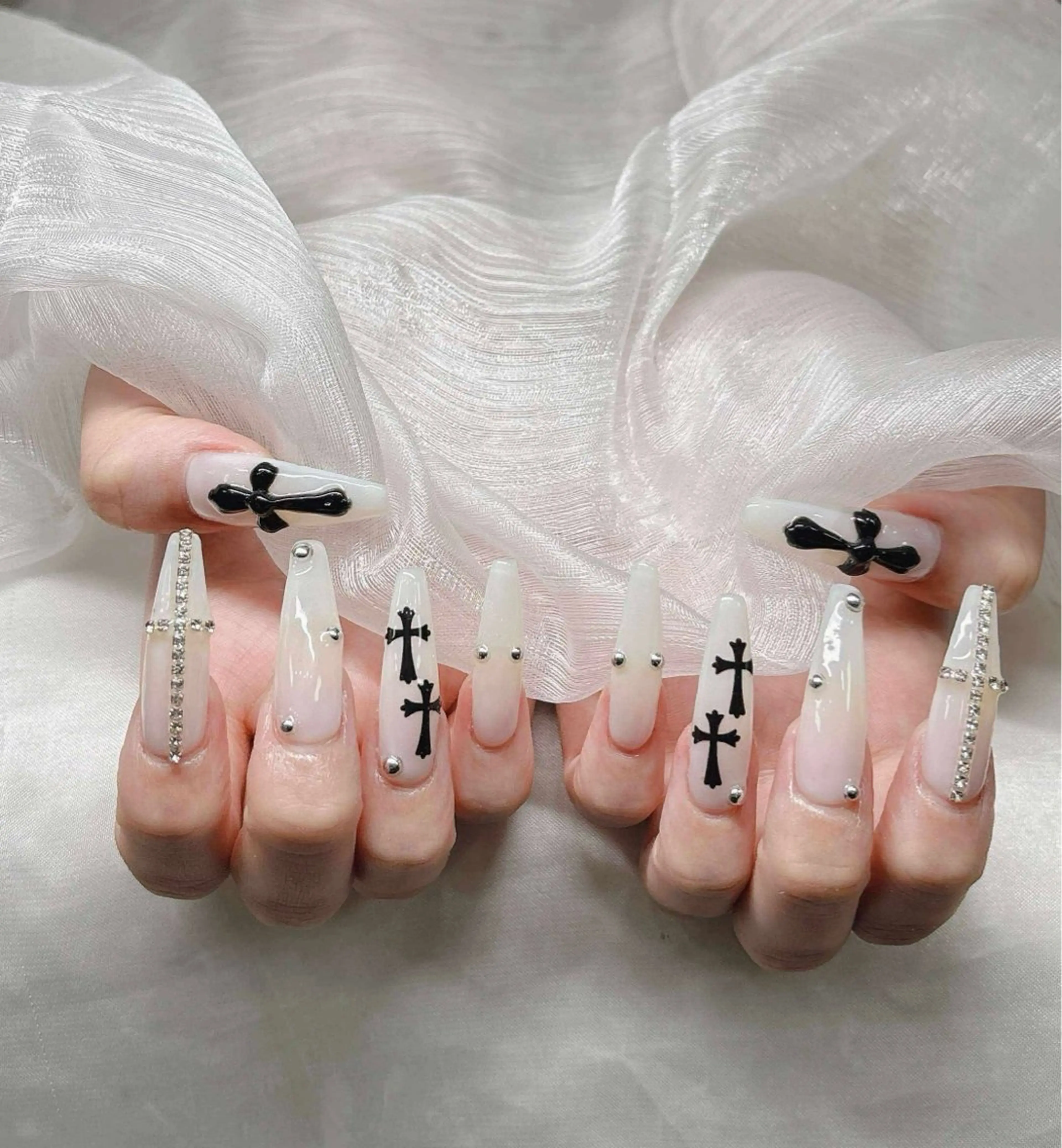 ネイル 長さ出し グラデーション 卒業式 キラキラネイル マグネットネイル ハンドネイル Lee Nailsのネイルデザイン