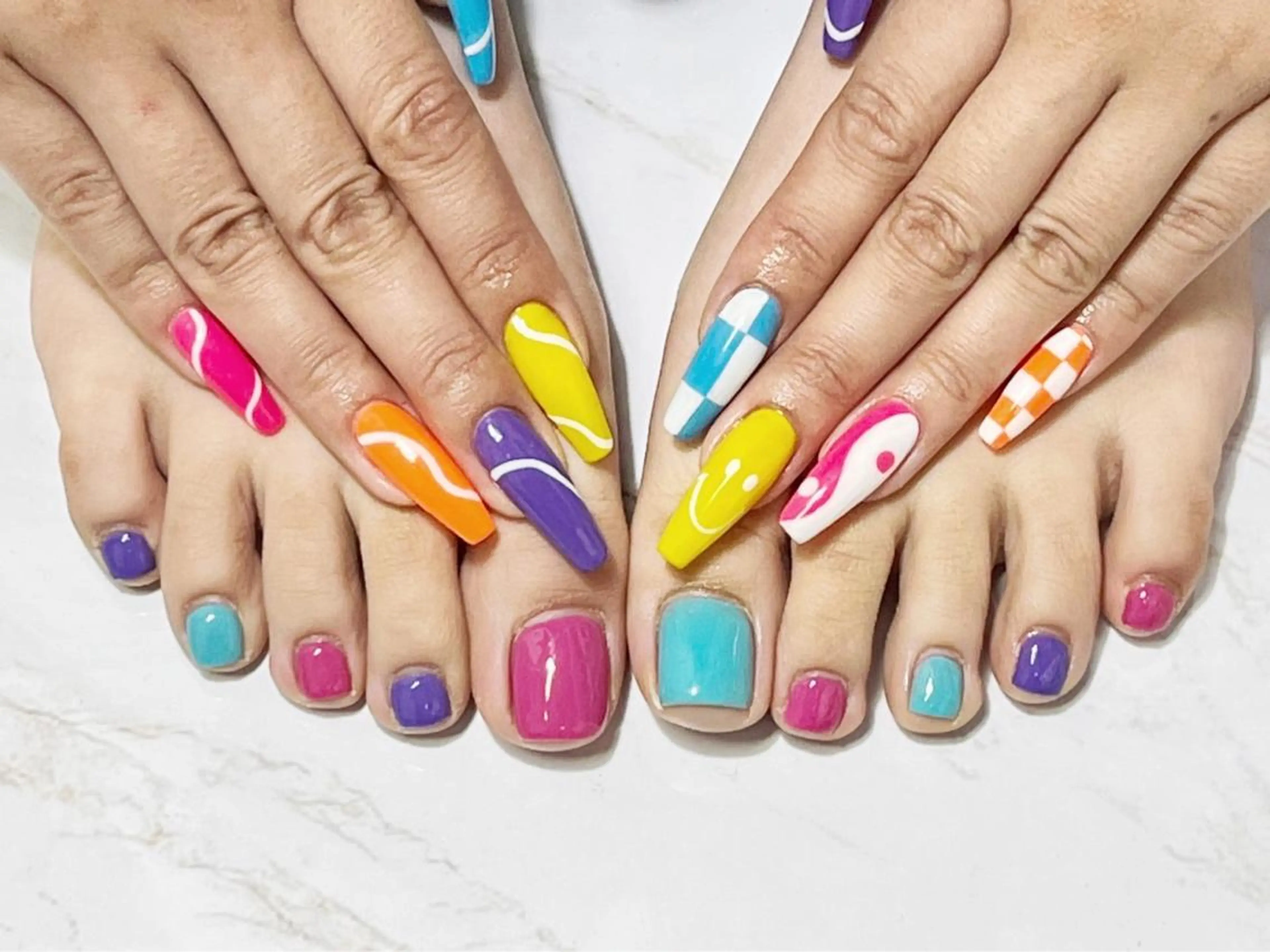 ロング ネイル ハンドネイル H NANAのネイルデザイン