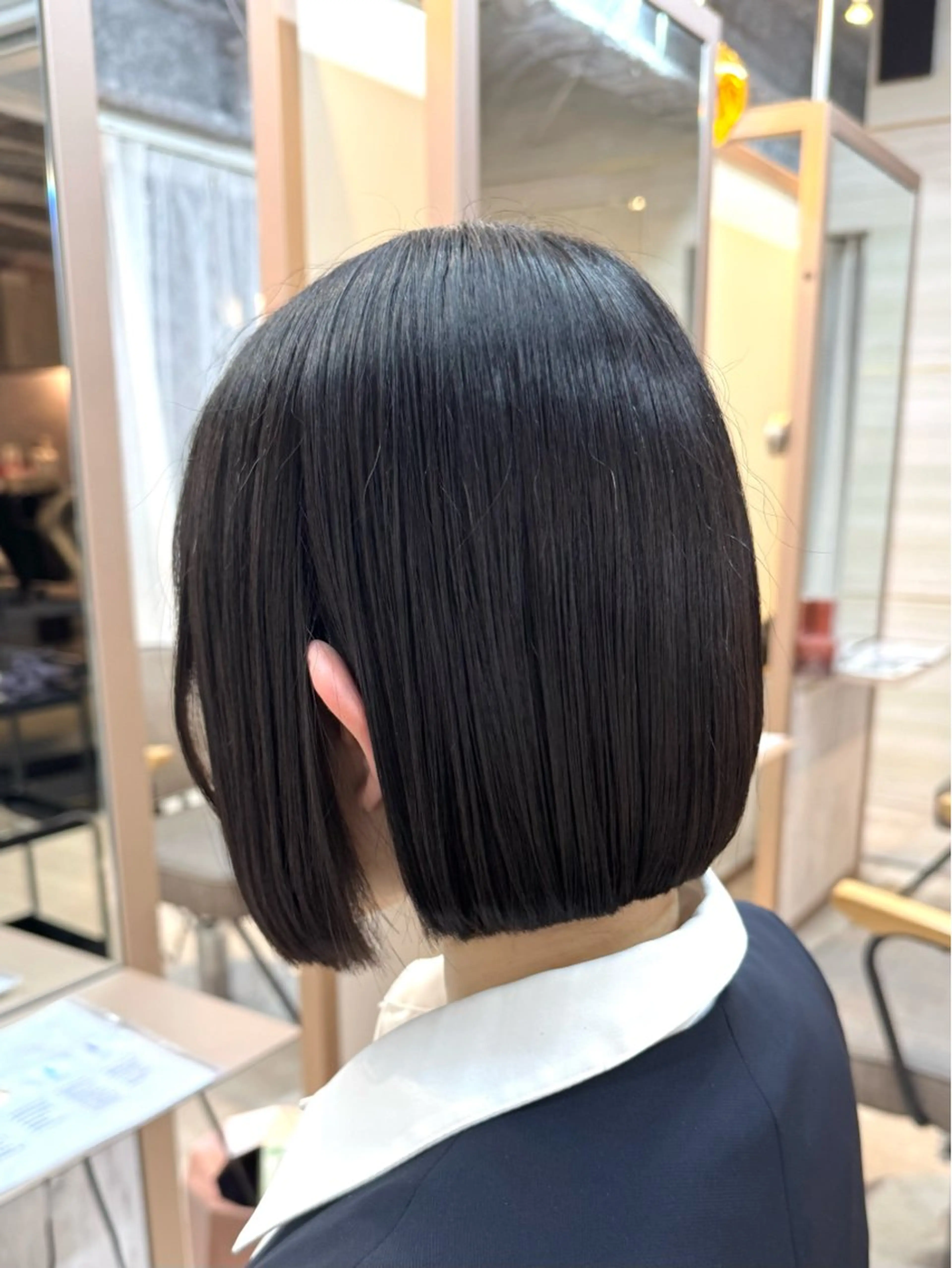 ショート 🩶mana🩶艶髪 /カラーオンカラーのヘアスタイル