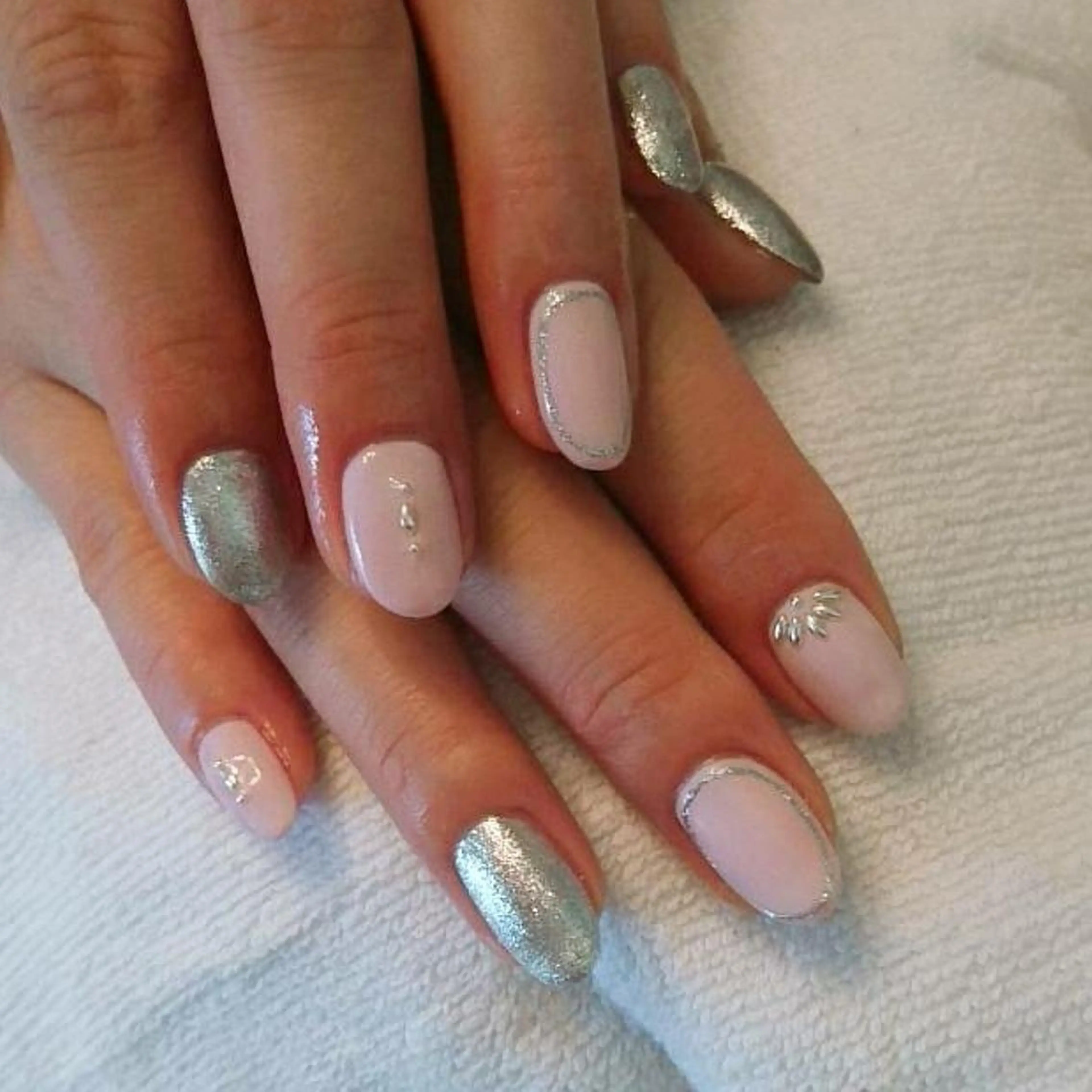 ネイル ハンドネイル Fleur 【フルール】のネイルデザイン