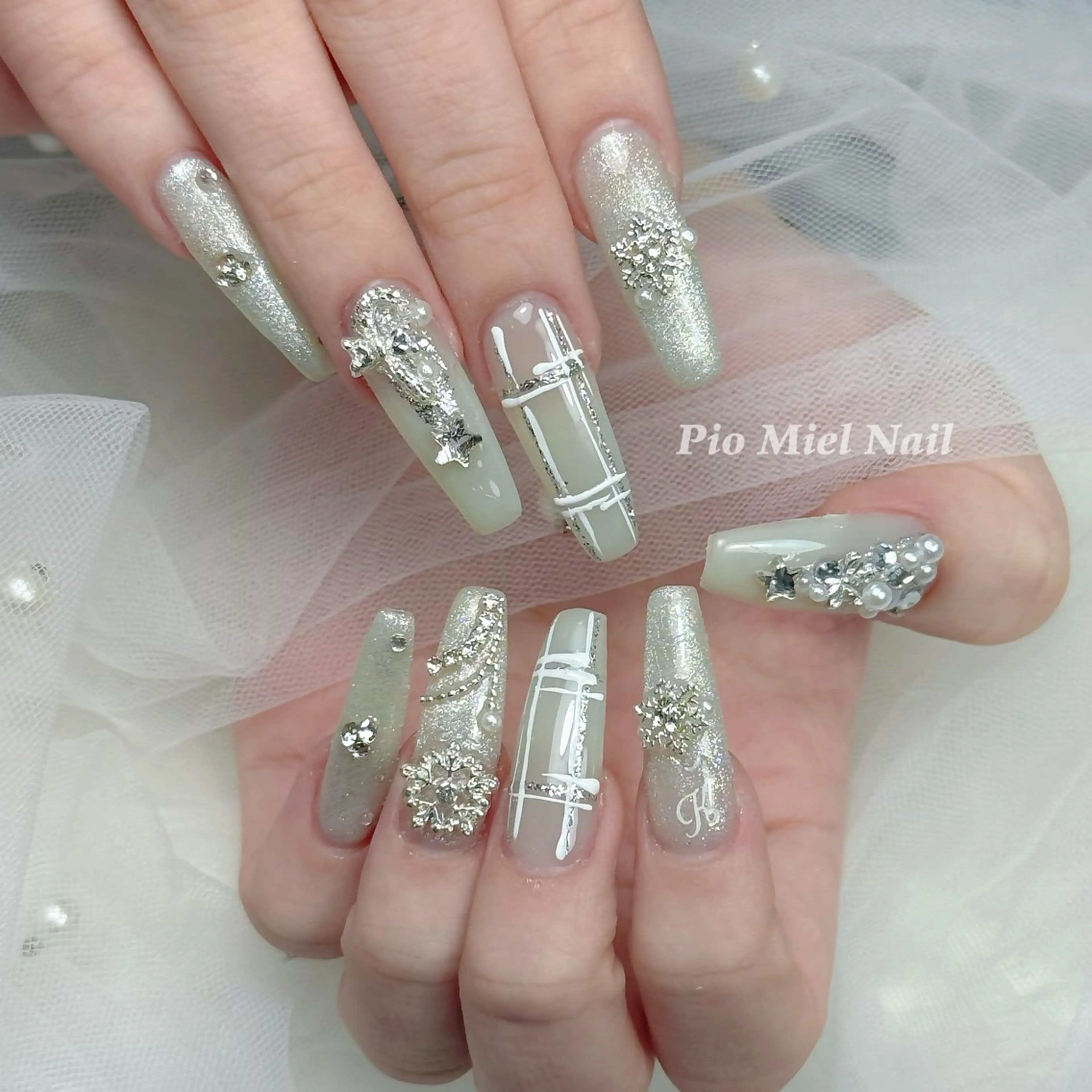 ネイル ハンドネイル Pio Mielのネイルデザイン
