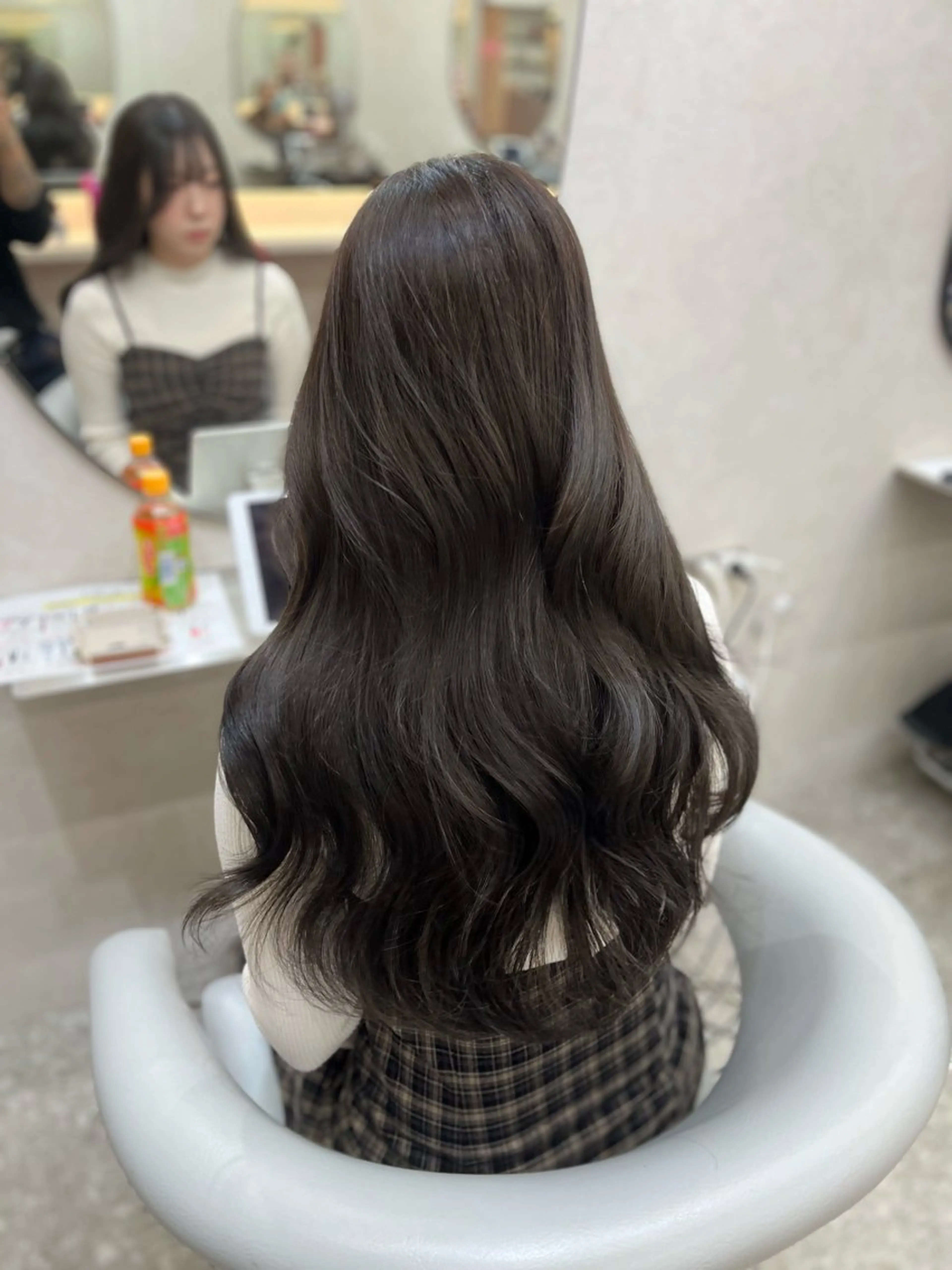 ロング カラー ブリーチ ダークグレー ダークグレージュ グレージュ ブリーチなしカラー カット ヘアカラー トリートメント 韓国ハッシュカット/ 新宿/髪質改善/岡崎のヘアスタイル