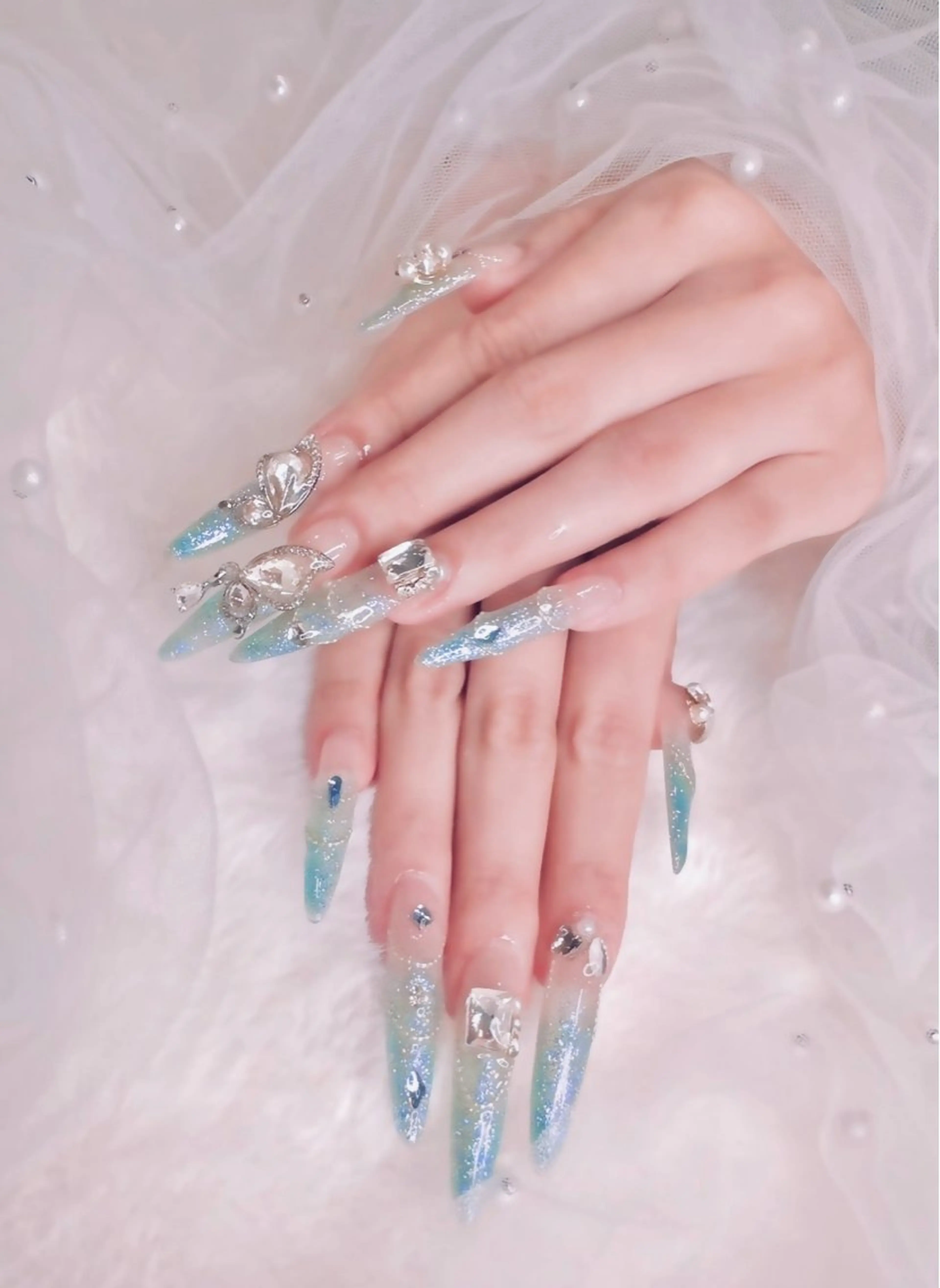 ロング ハンドネイル 小方 サトミのネイルデザイン