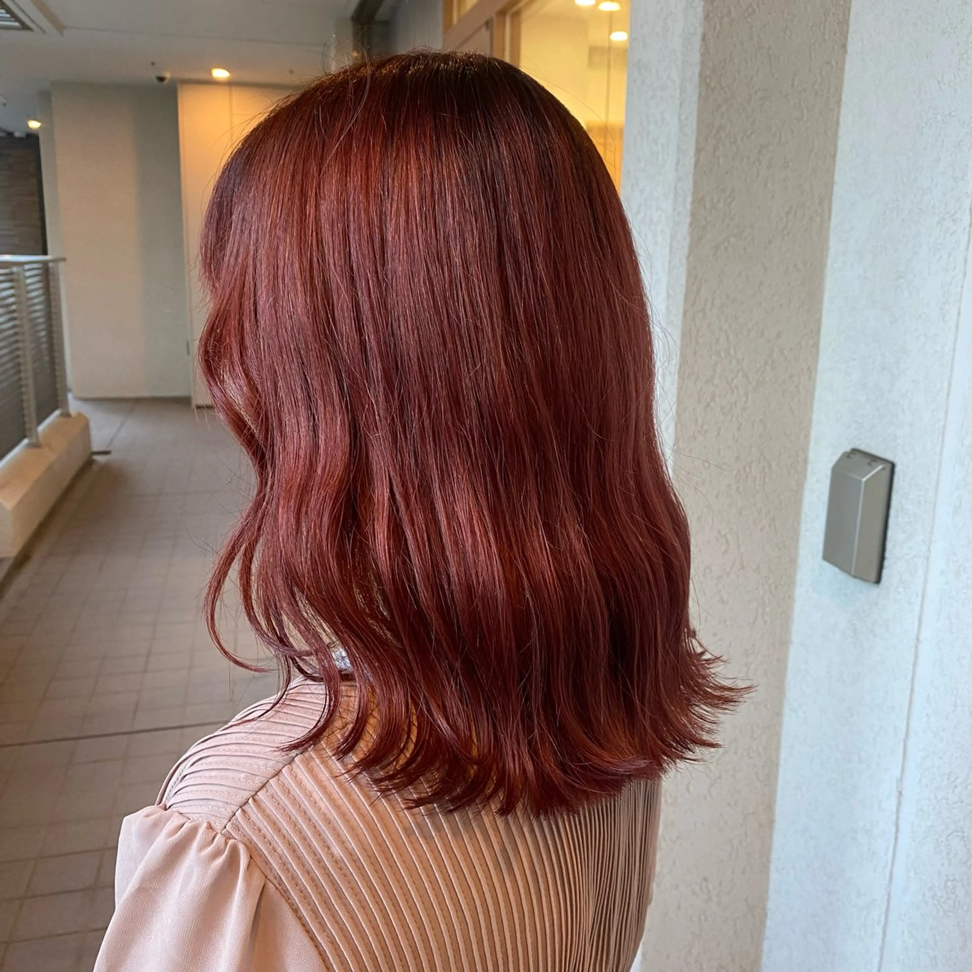 ミディアム fumi🪞血色感 アップ艶カラーのヘアスタイル