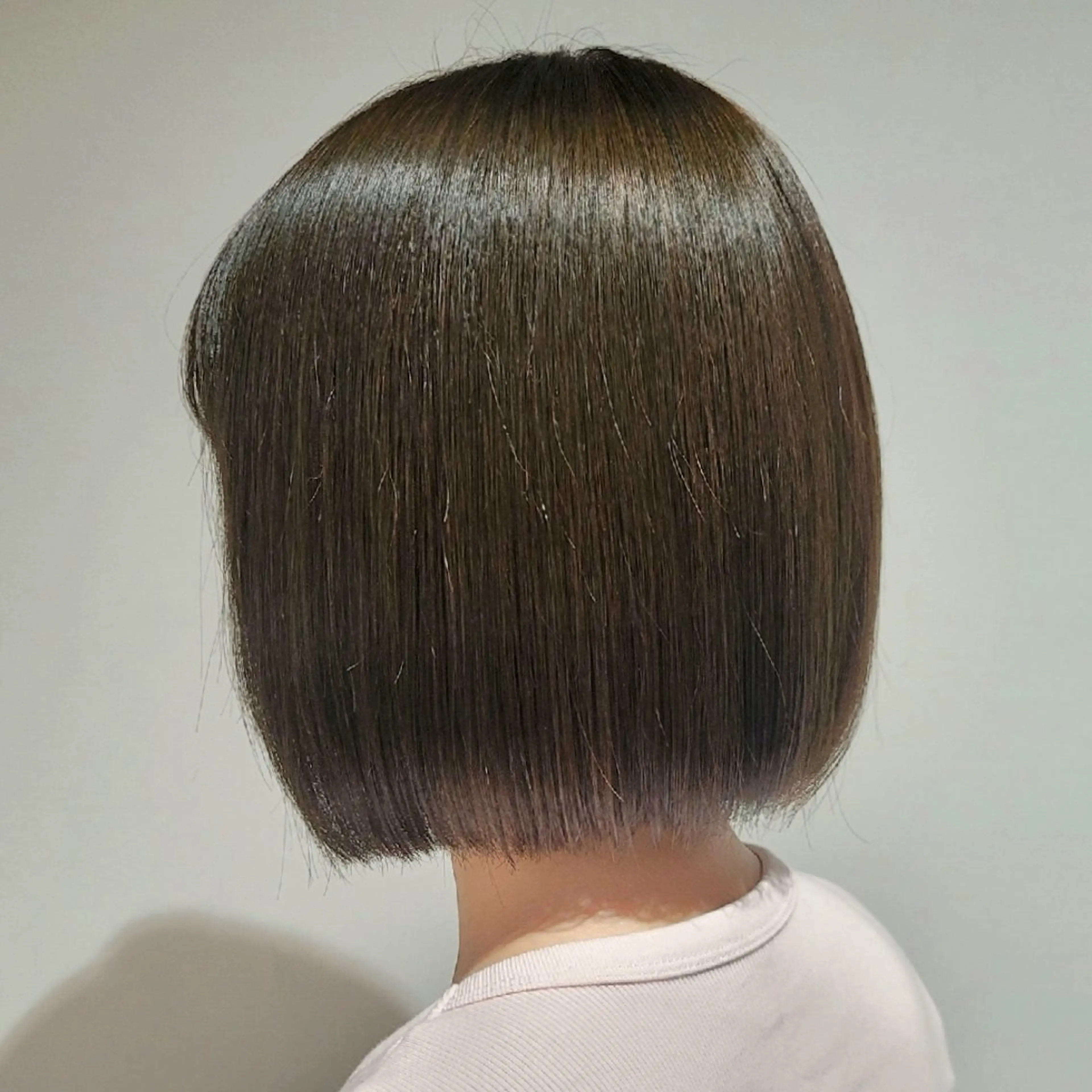 ショート カラー 透明感カラー オリーブカラー カットモデル/ セット/COCOKAのヘアスタイル