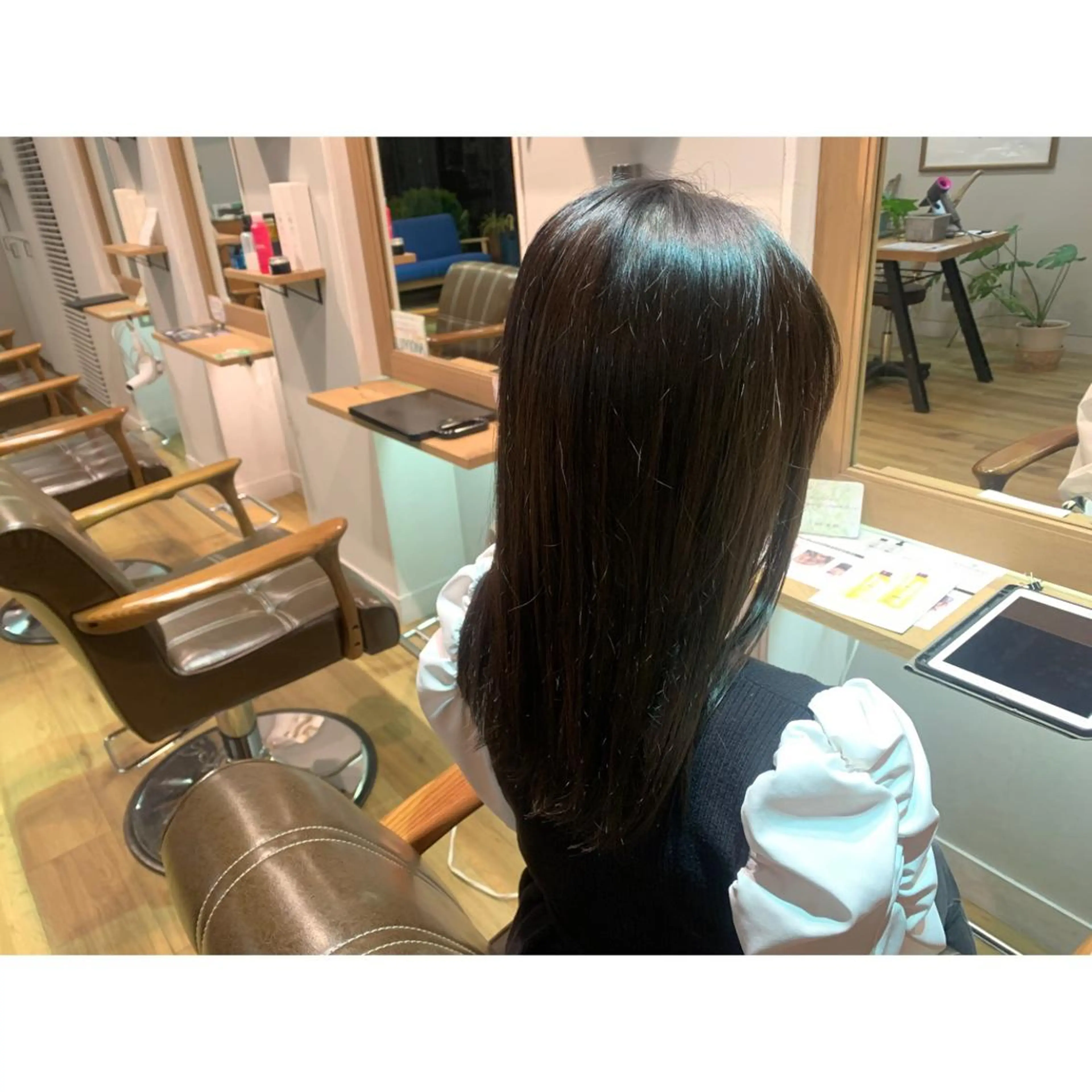 ロング カラー 黒髪 ブルーカラー ブルーブラック ツキダテ ユイのヘアスタイル