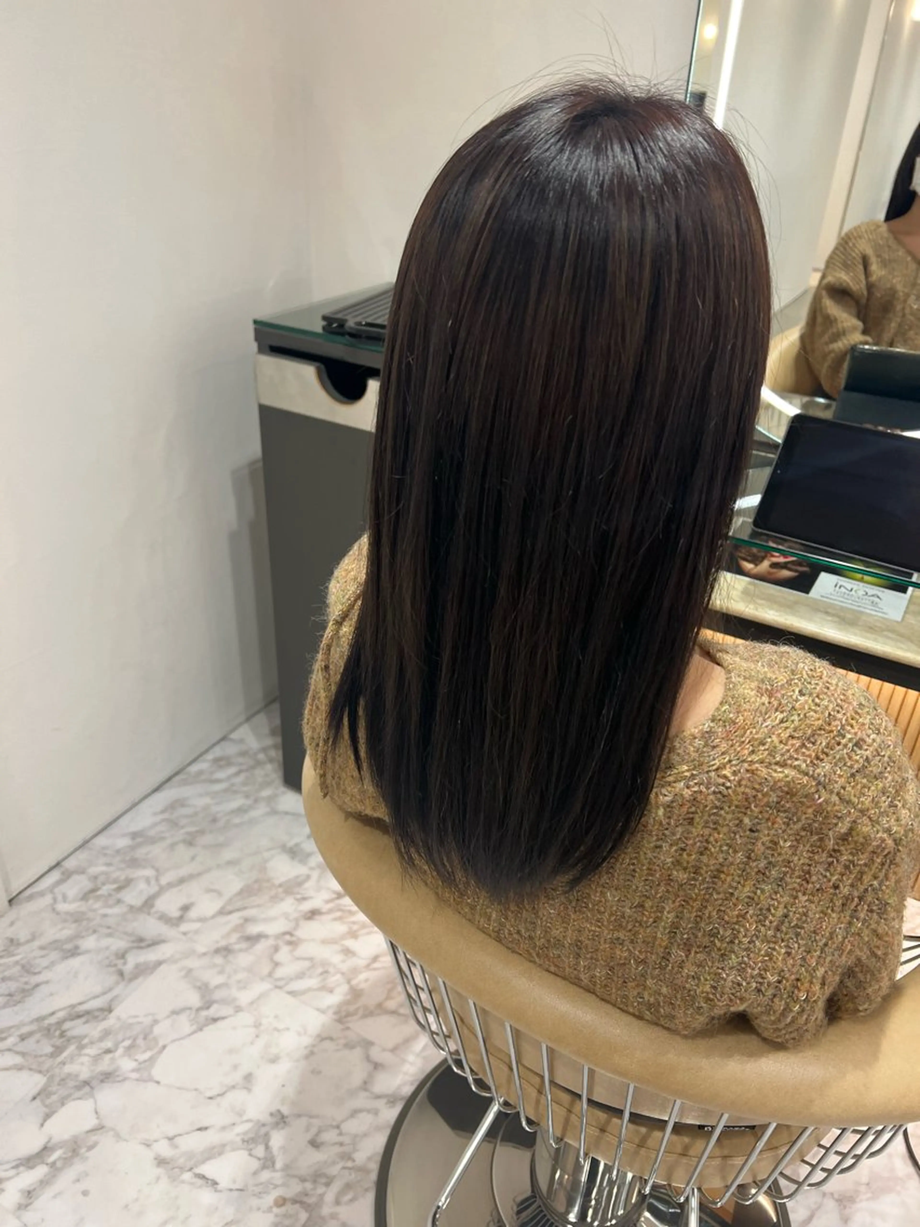 セミロング ONE CONCEPT【ワンコンセプト】所属・飯味 華菜のヘアスタイル