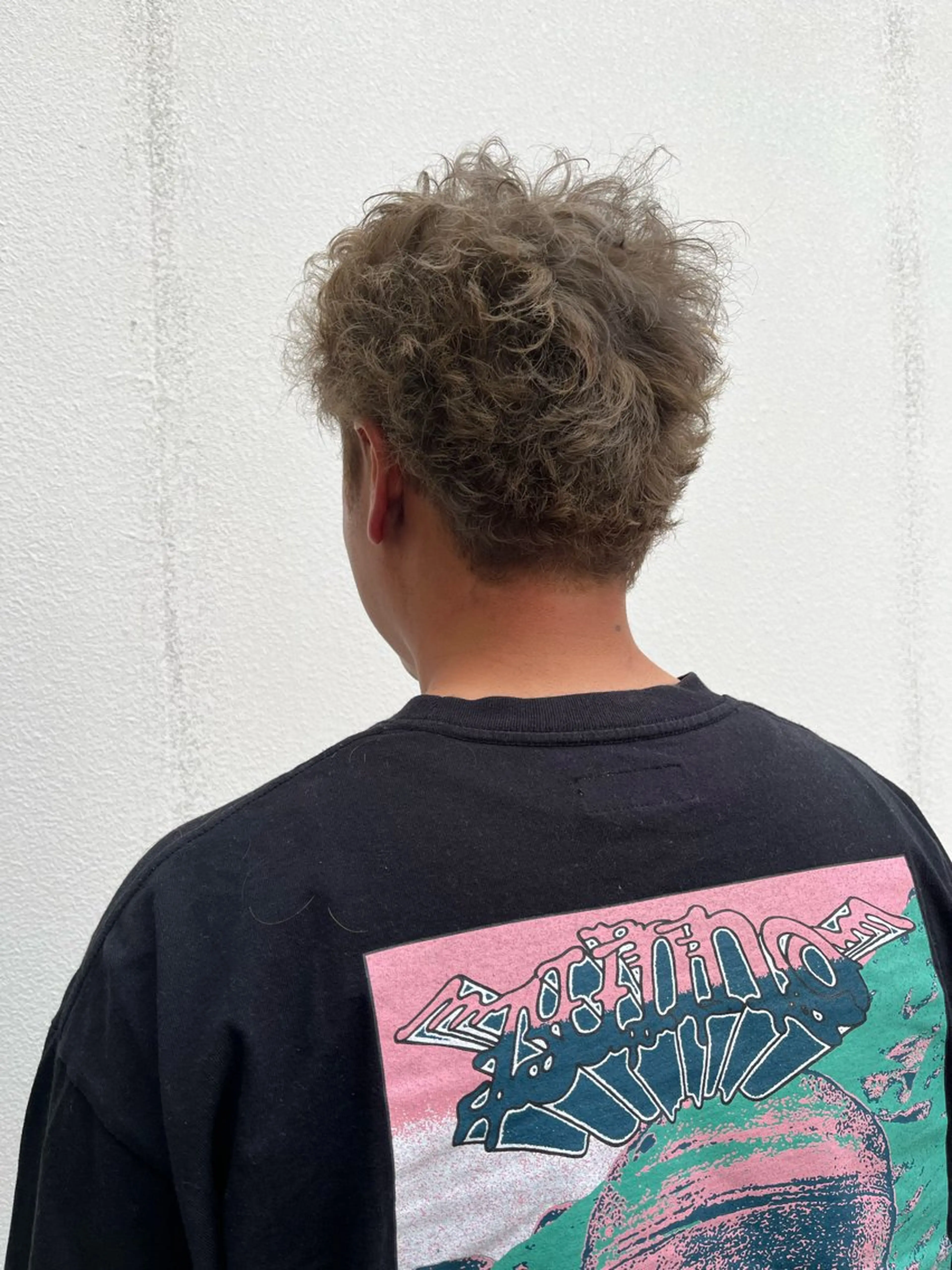 ショート カラー ベージュカラー ブリーチ ハイトーンカラー ハイトーンベージュ 松岡 アユミ  berryのマツエク・マツパデザイン