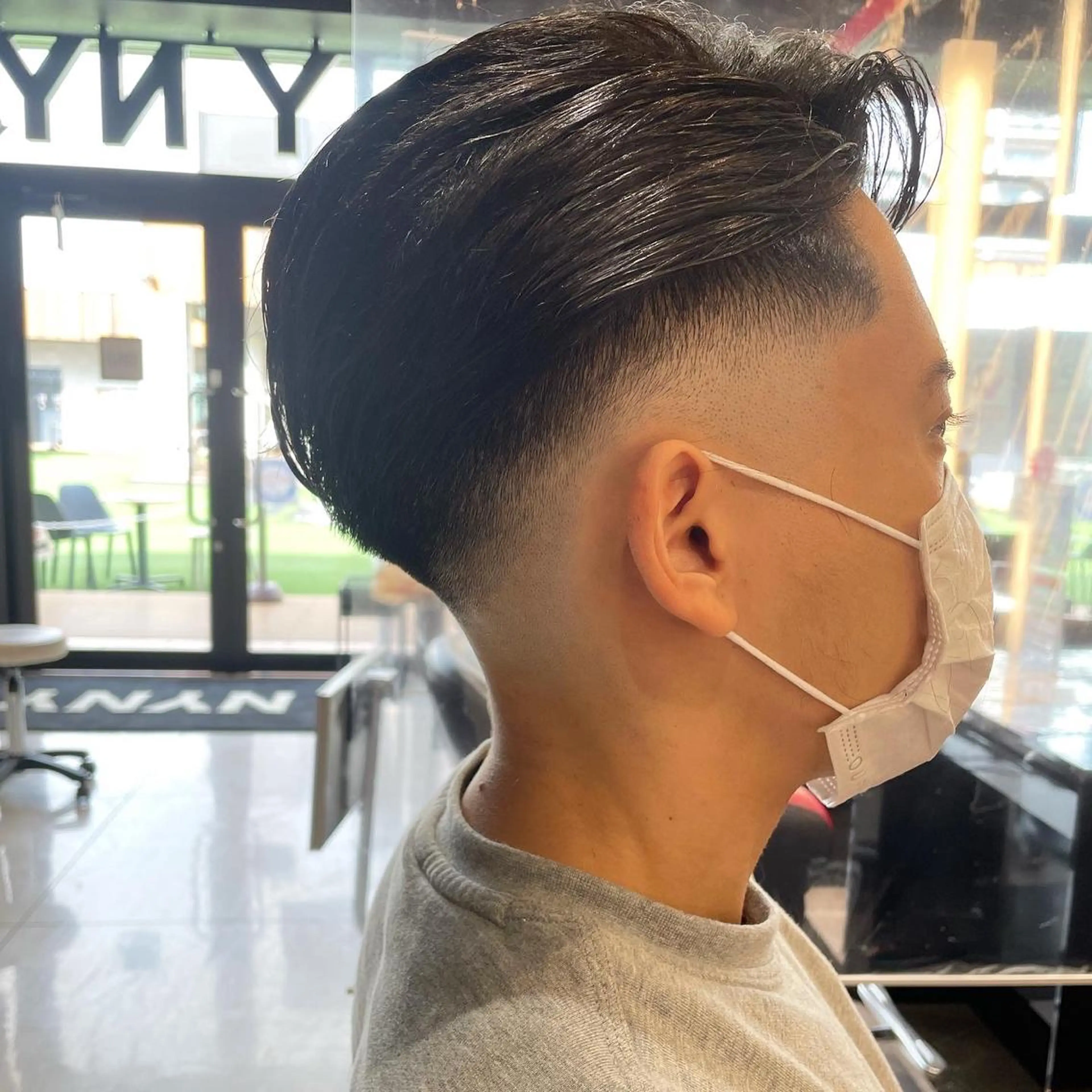 ショート メンズ フェードカット メンズヘア特化 崎田 成人のヘアスタイル