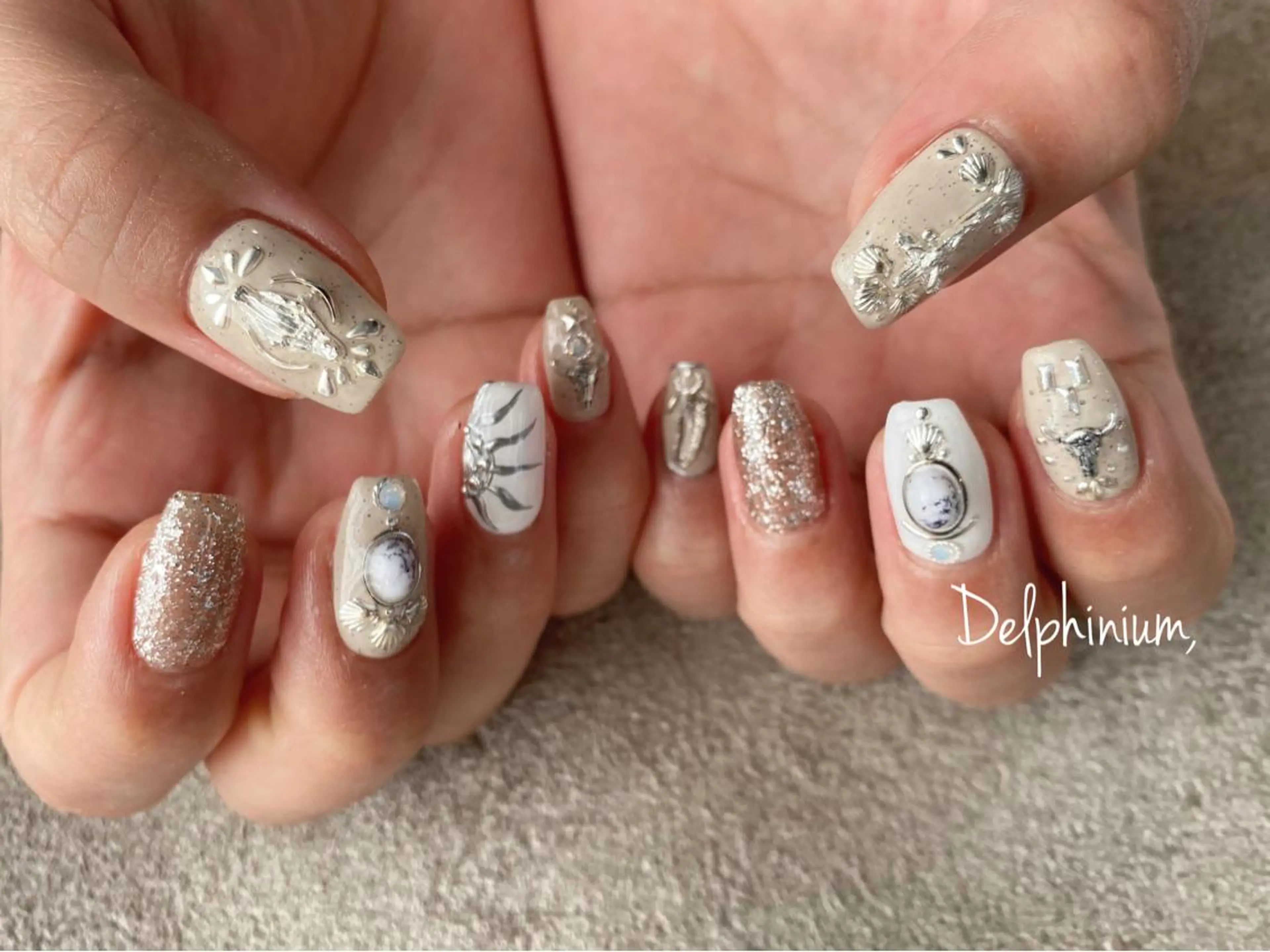 ネイル ジェルネイル ハンドネイル 岡本 友恵のネイルデザイン