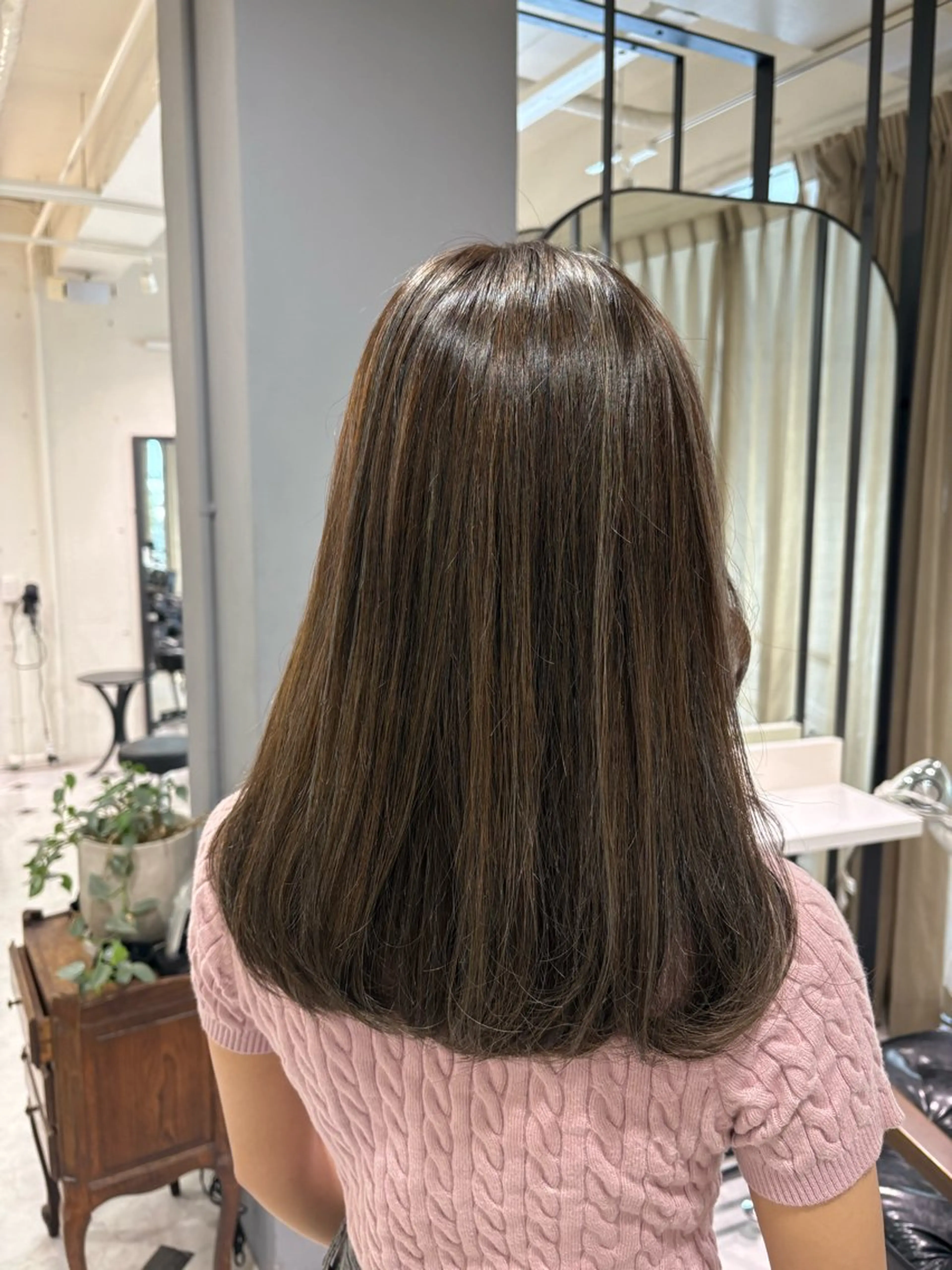 セミロング ハイライト 宇野愛華∕ 似合わせレイヤーのヘアスタイル