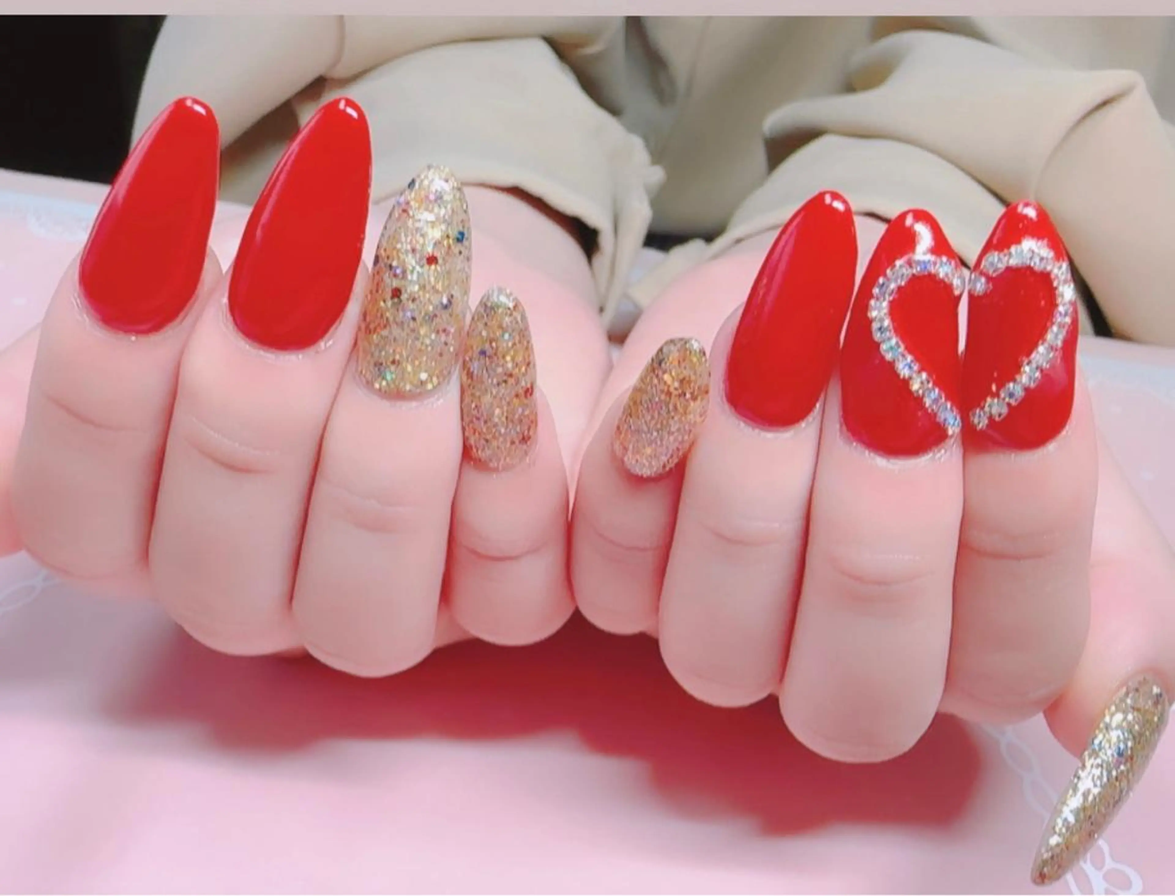 【成人式ネイル】限定ネイル💅🏻Simpleからアート4本まで！ラインストーン付け放題✨の写真