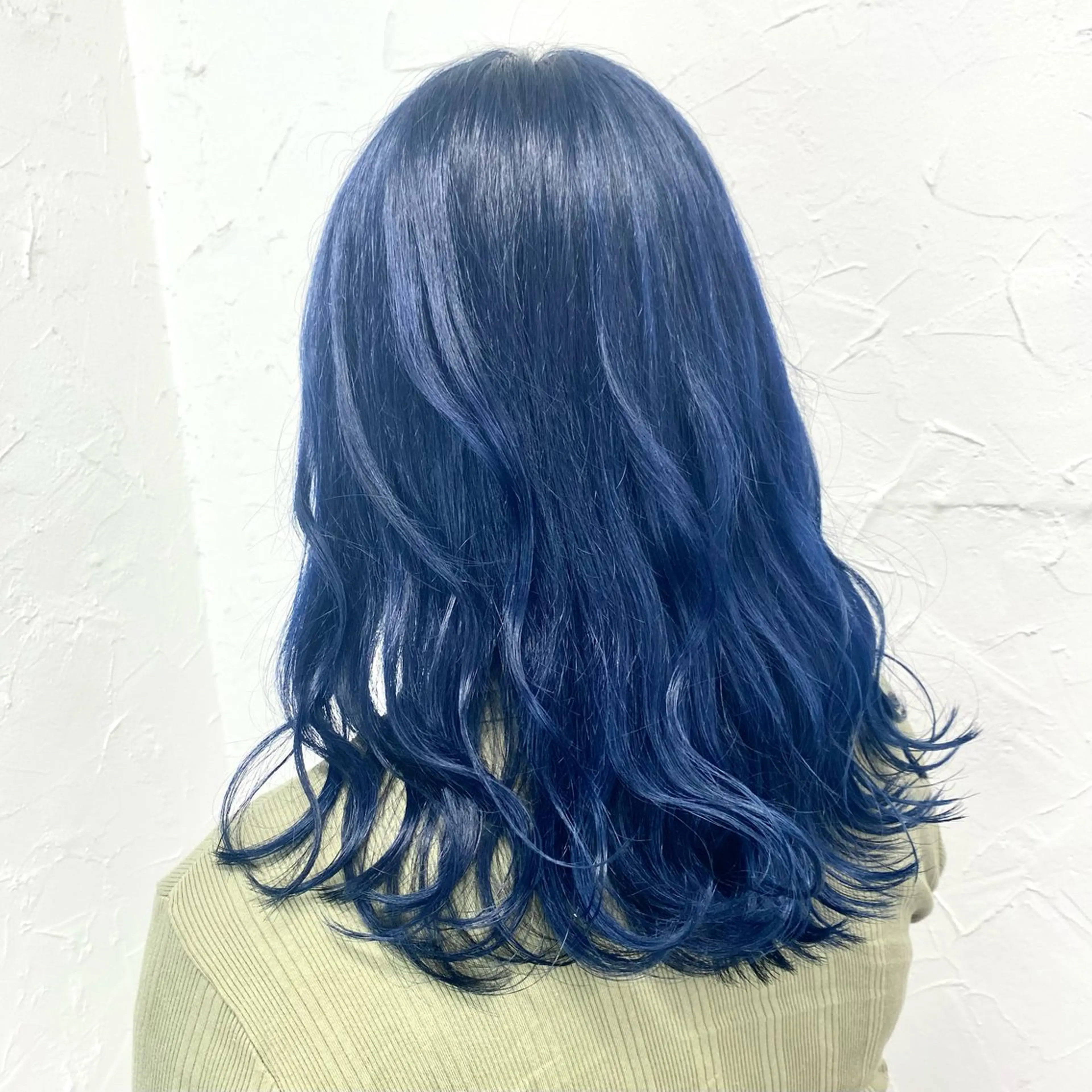 セミロング カラー アディクシーカラー ベージュカラー ブリーチ ブルーカラー ケアブリーチ 大人垢抜け ダブルカラー【上野】のヘアスタイル