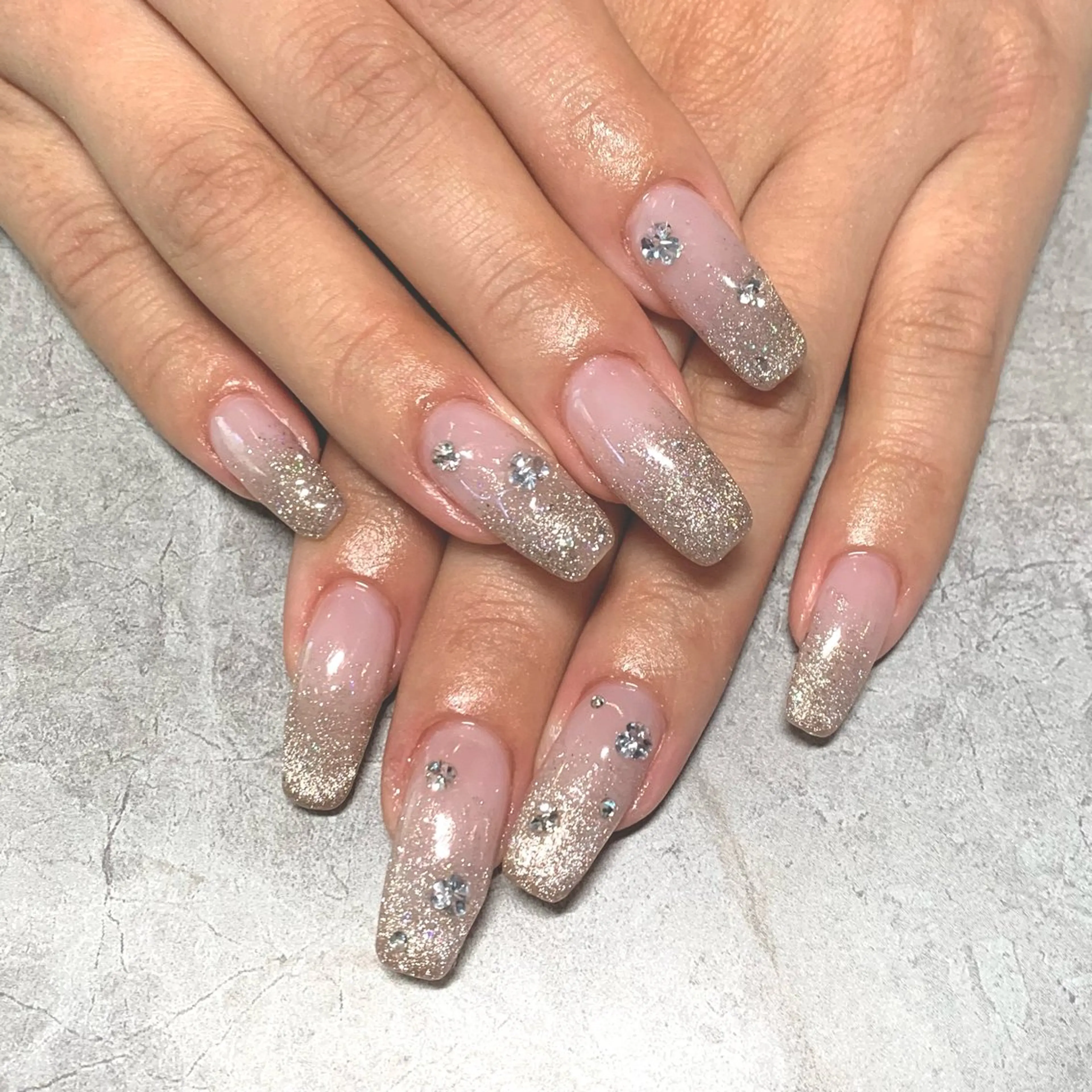 ネイル キラキラネイル 韓国ネイル ラメ(グリッター) ラメグラデーション ハンドネイル Nail Salon Lillion【リリオン】所属・lillion karenのネイルデザイン