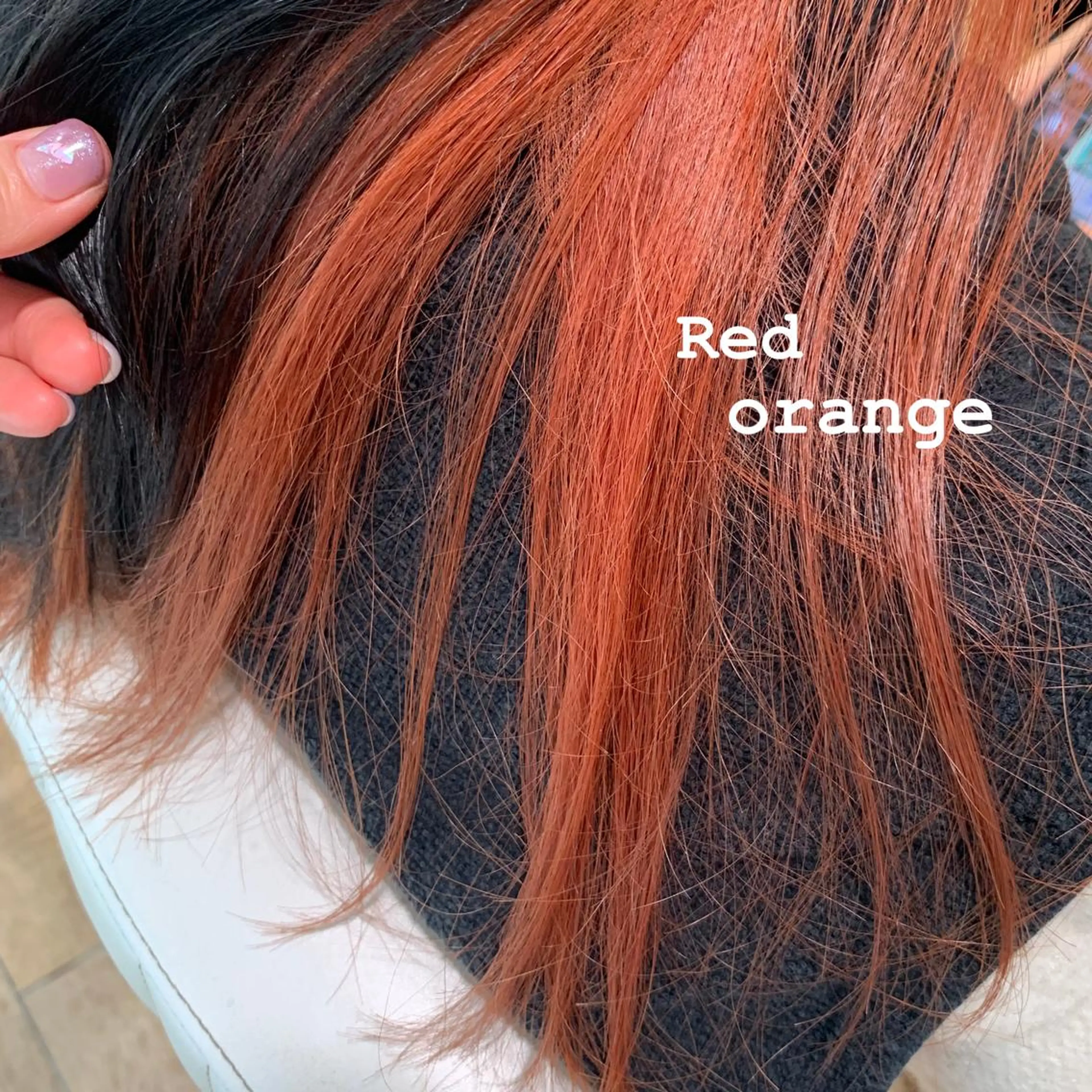 セミロング カラー インナーカラー オレンジ レッドカラー ヘアカラー ✨カラー支持No.1 🧸ワキ カナコ🧸のヘアスタイル