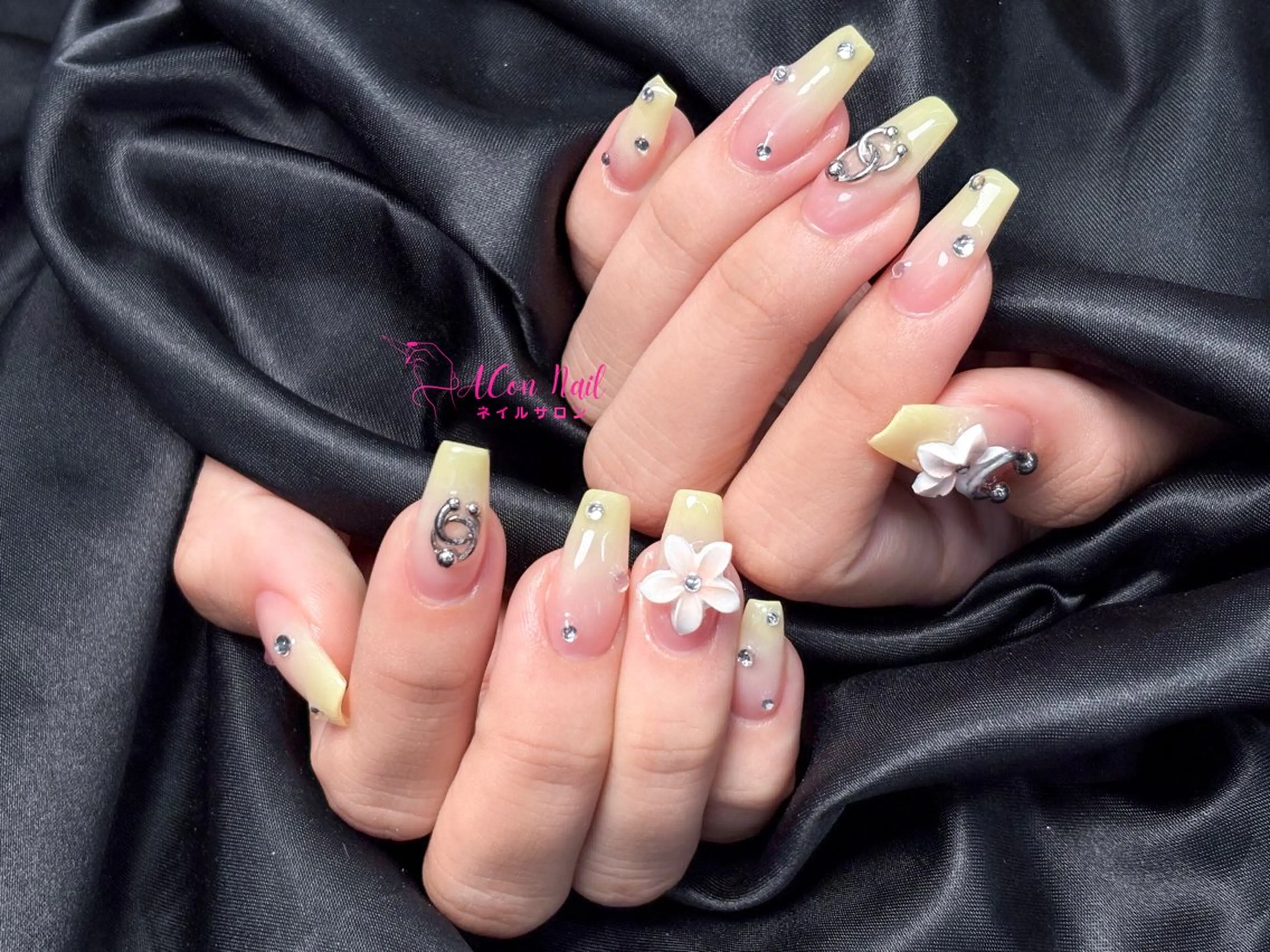 ネイル 桜ネイル 長さ出し フラワーネイル フレンチネイル ジェルネイル ハンドネイル AConNailSalon所属・ACon NailSalonのネイルデザイン