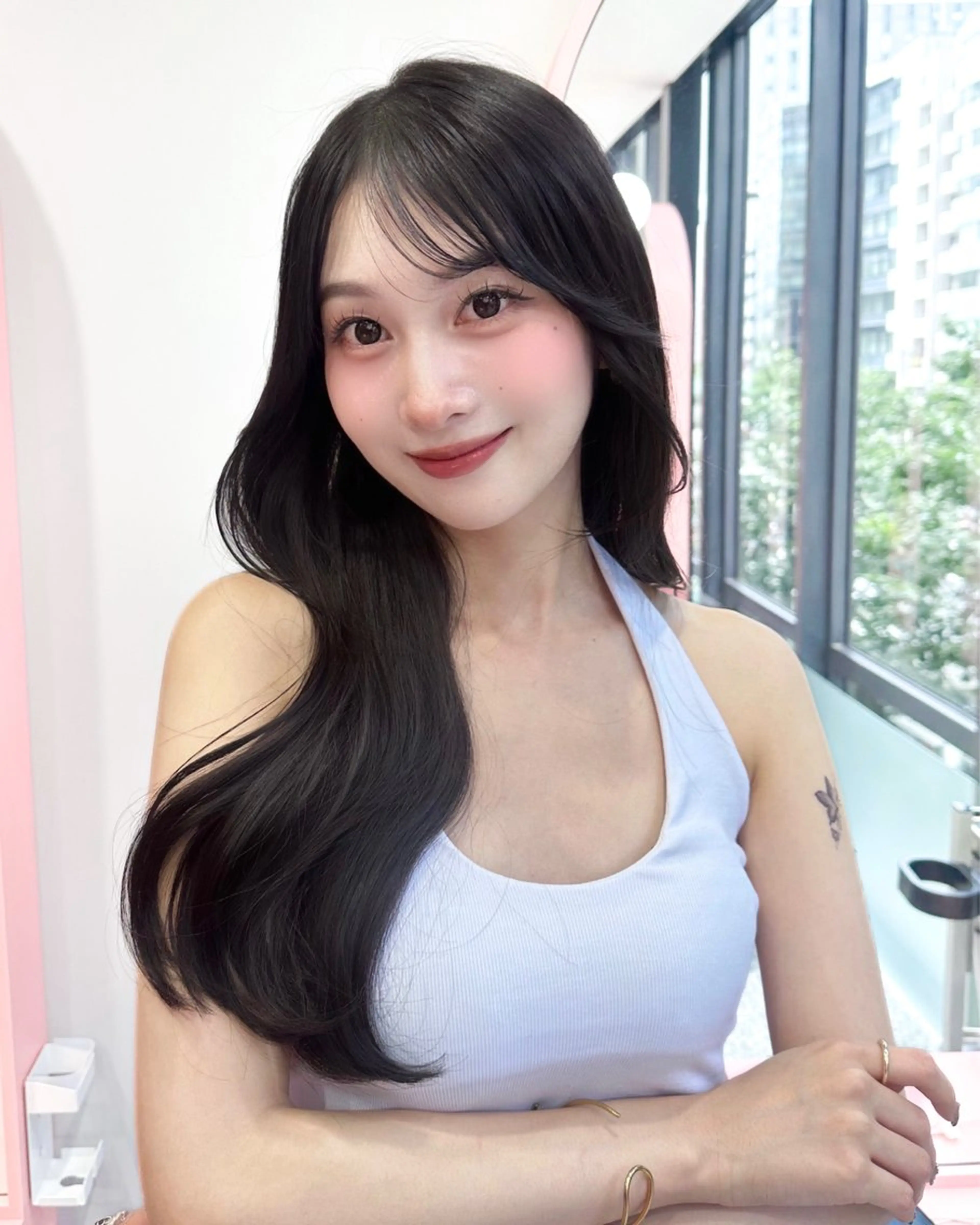 セミロング 韓国風カラー くびれヘア 顔まわりレイヤー 顔周りカット 髪質改善 カット ヘアカラー 透明感カラー♡ 原宿美容室￤Rinaのヘアスタイル