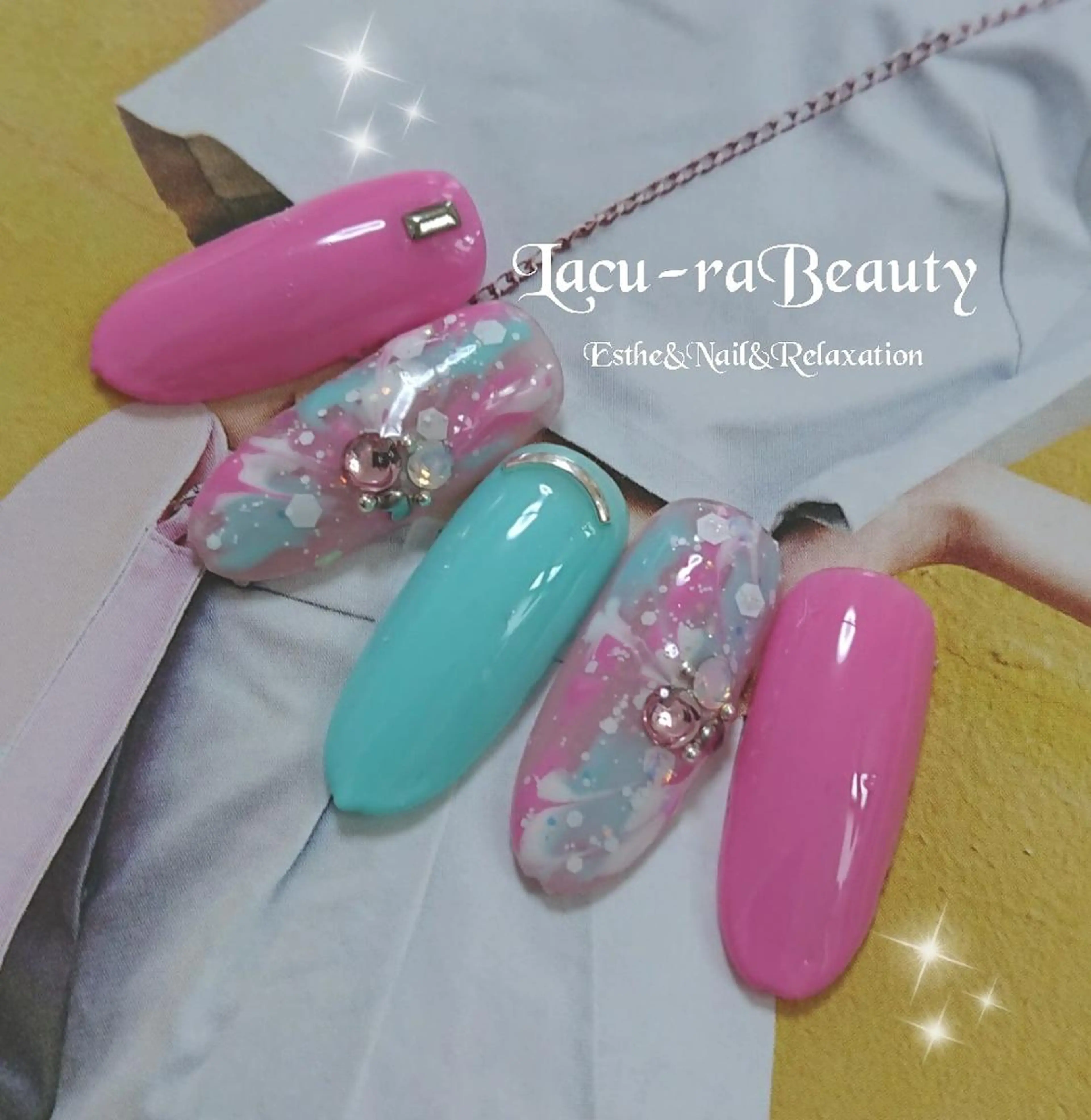 ネイル 小顔と腸の専門店 ラクーラビューティのエステ・リラクイメージ