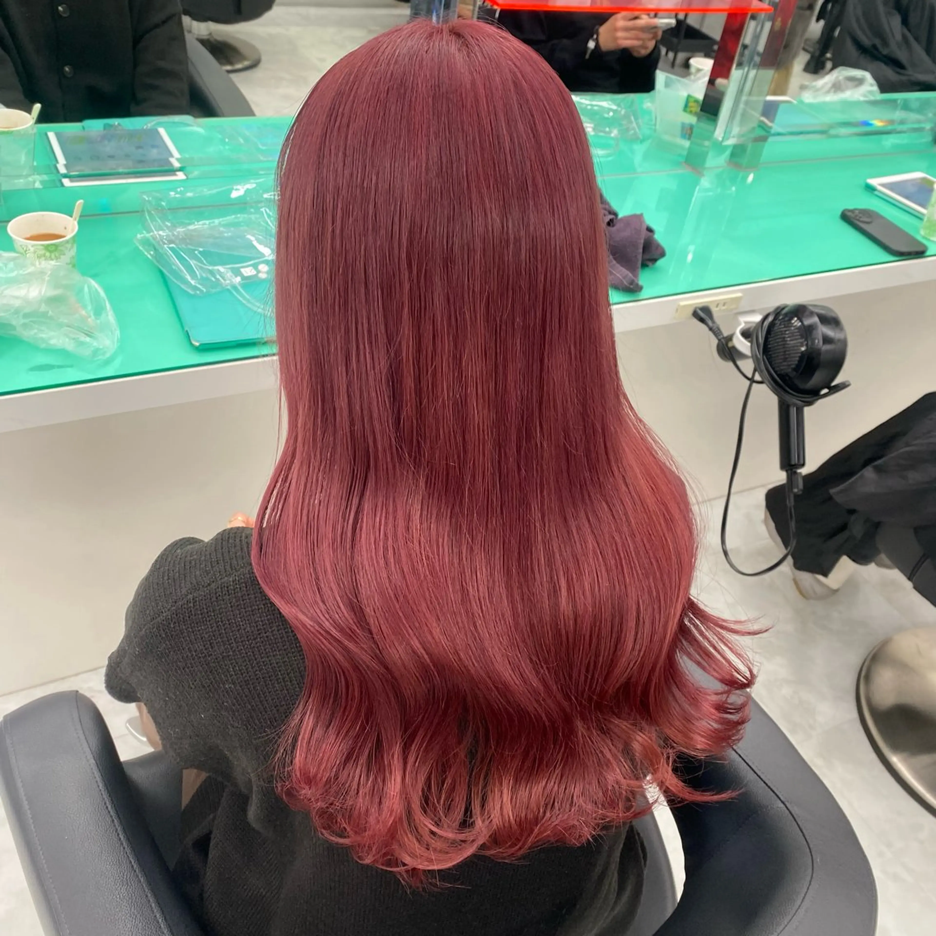 《💞韓国風透明感カラー💞》流行りの韓国風透明感カラー+髪質改善トリートメント✧︎*。コテ巻き仕上げ🤍の写真