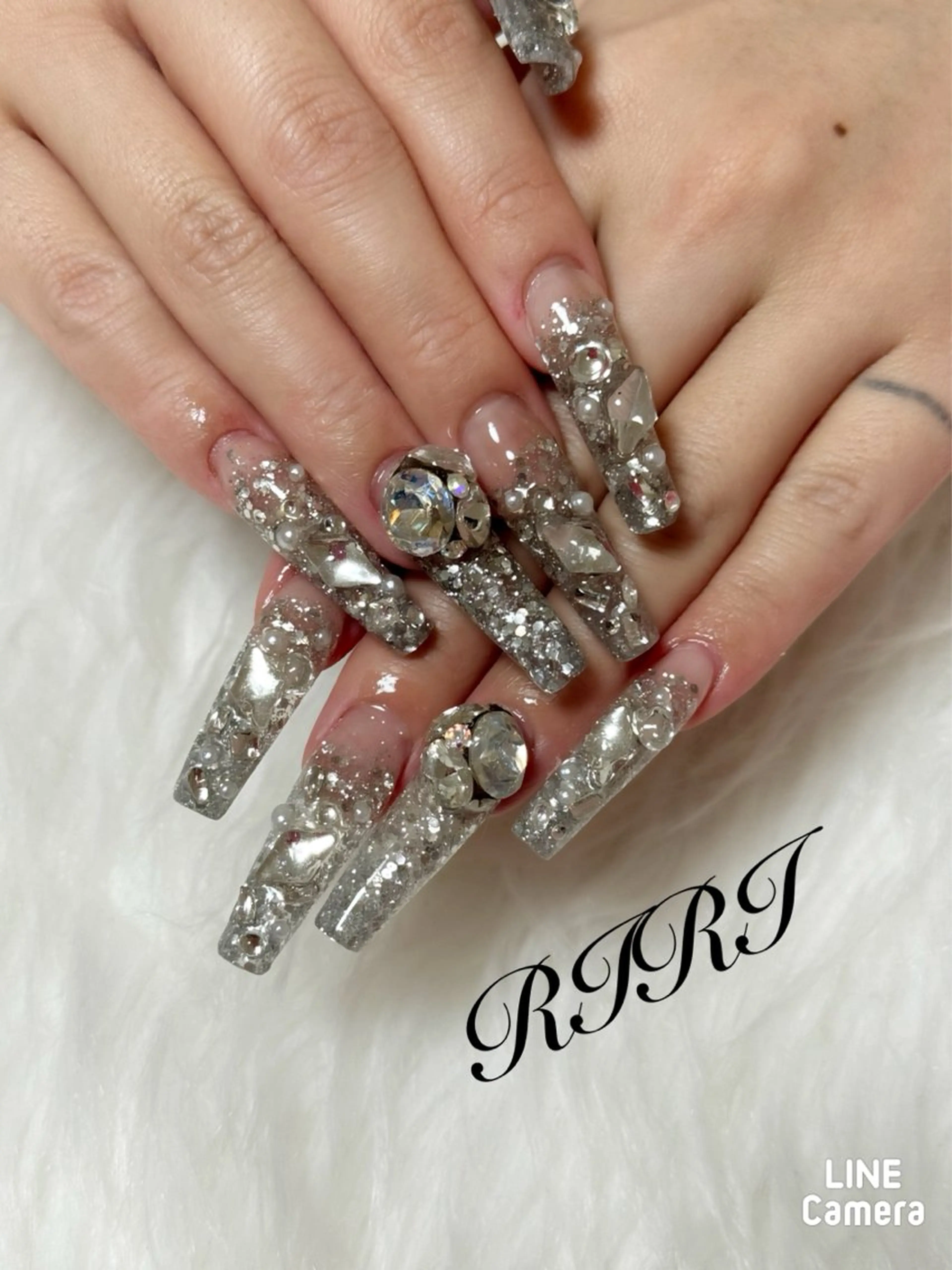 ネイル 成人式 ジェルネイル キラキラネイル ロングネイル スカルプネイル riri オーナーのネイルデザイン