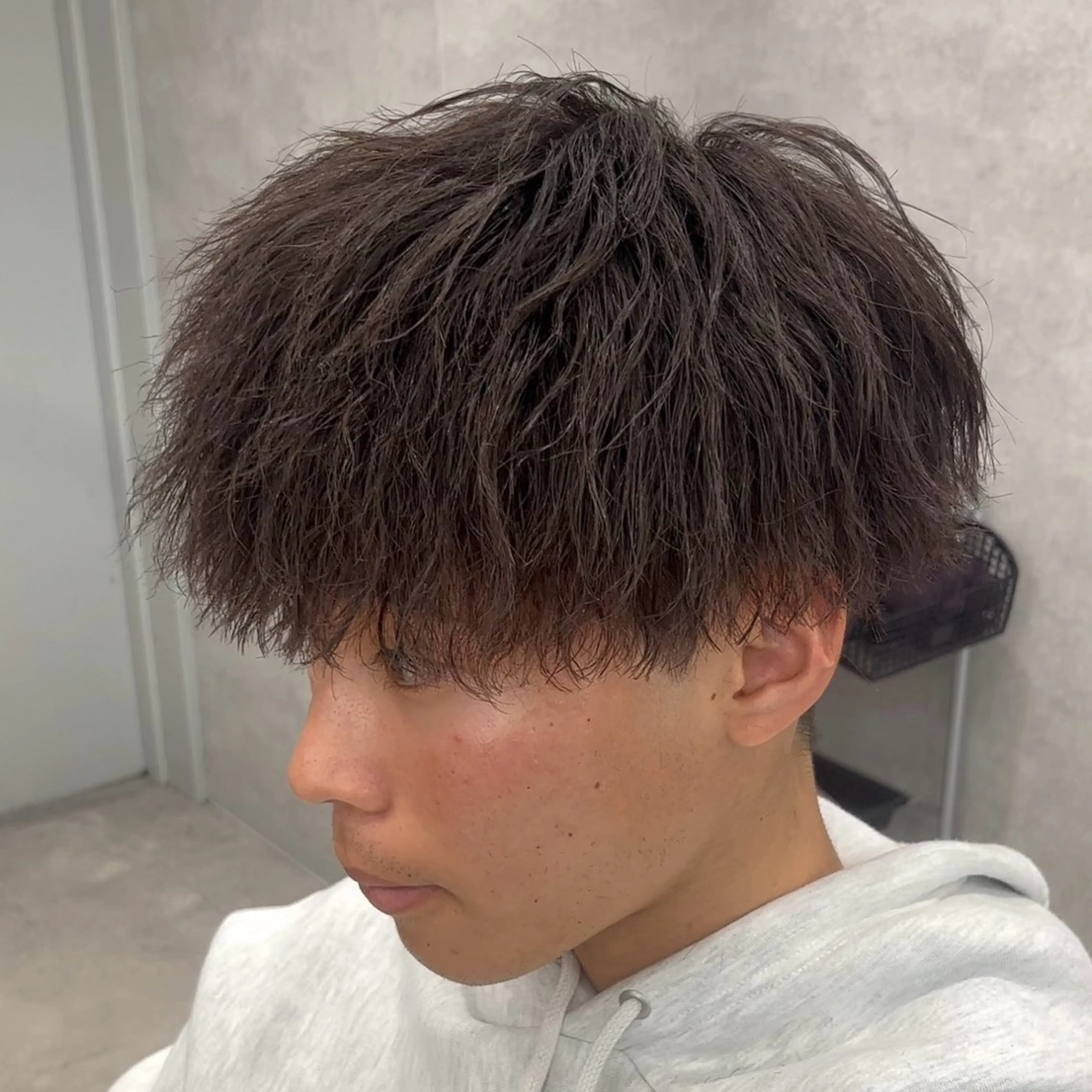 ショート カラー パーマ メンズ カット パーマ ヘッドスパ ヘアセット センターパート マスターかずまのヘアスタイル