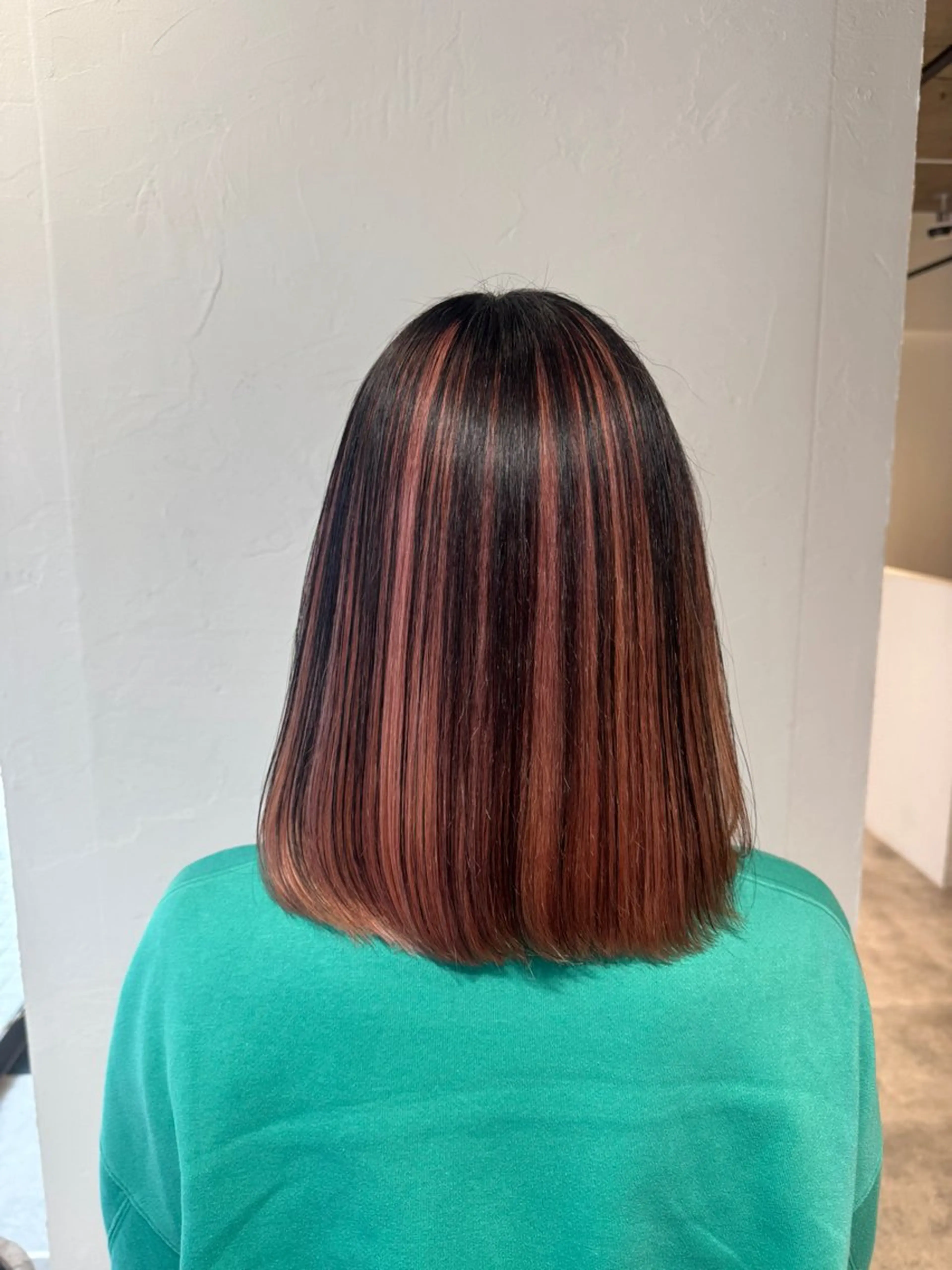 ミディアム カラー ピンクカラー カット ヘアカラー トリートメント 小泉 真緒のヘアスタイル