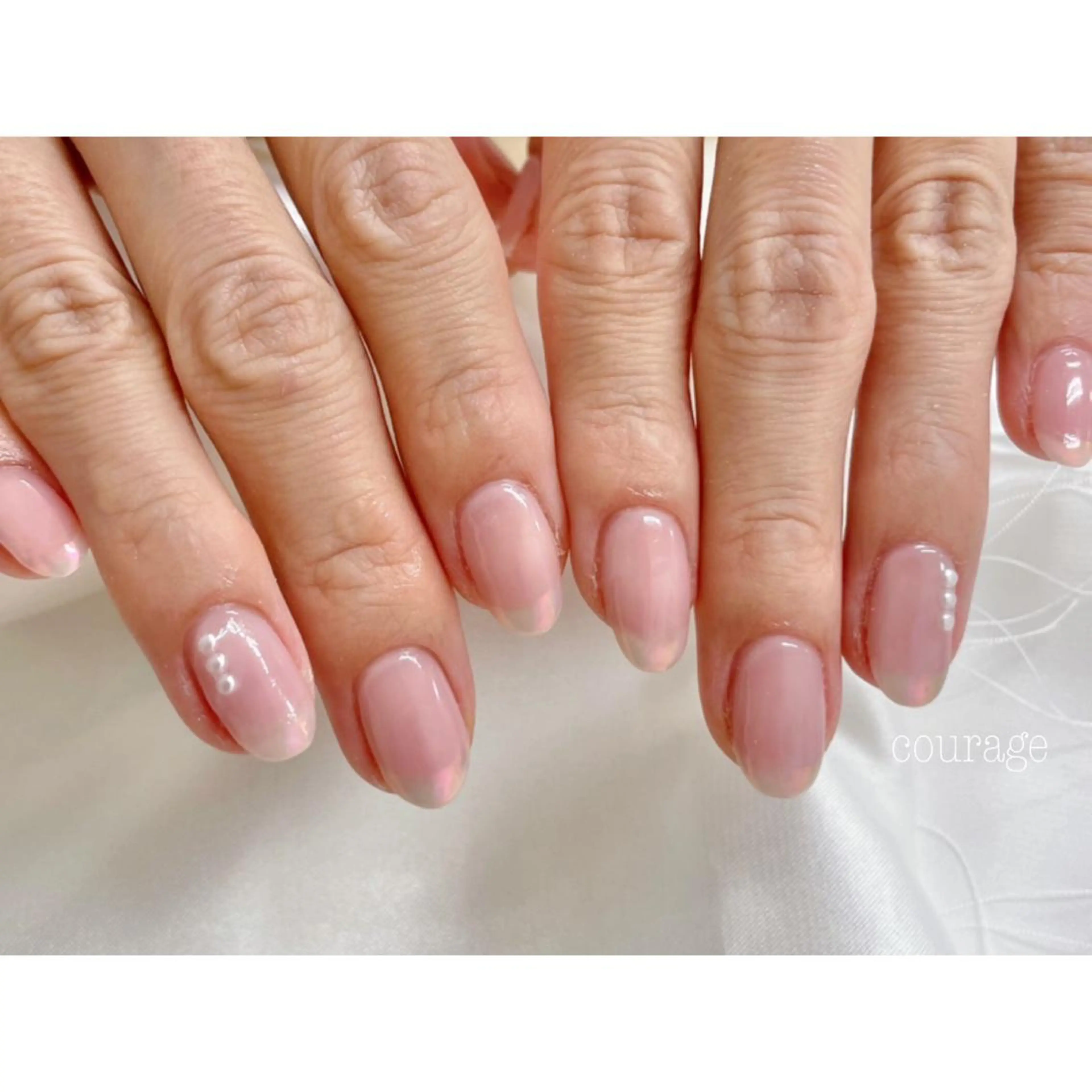 ネイル オーロラネイル フレンチネイル ミラーネイル ネイルサロンcourage所属・ネイルサロン courageのネイルデザイン