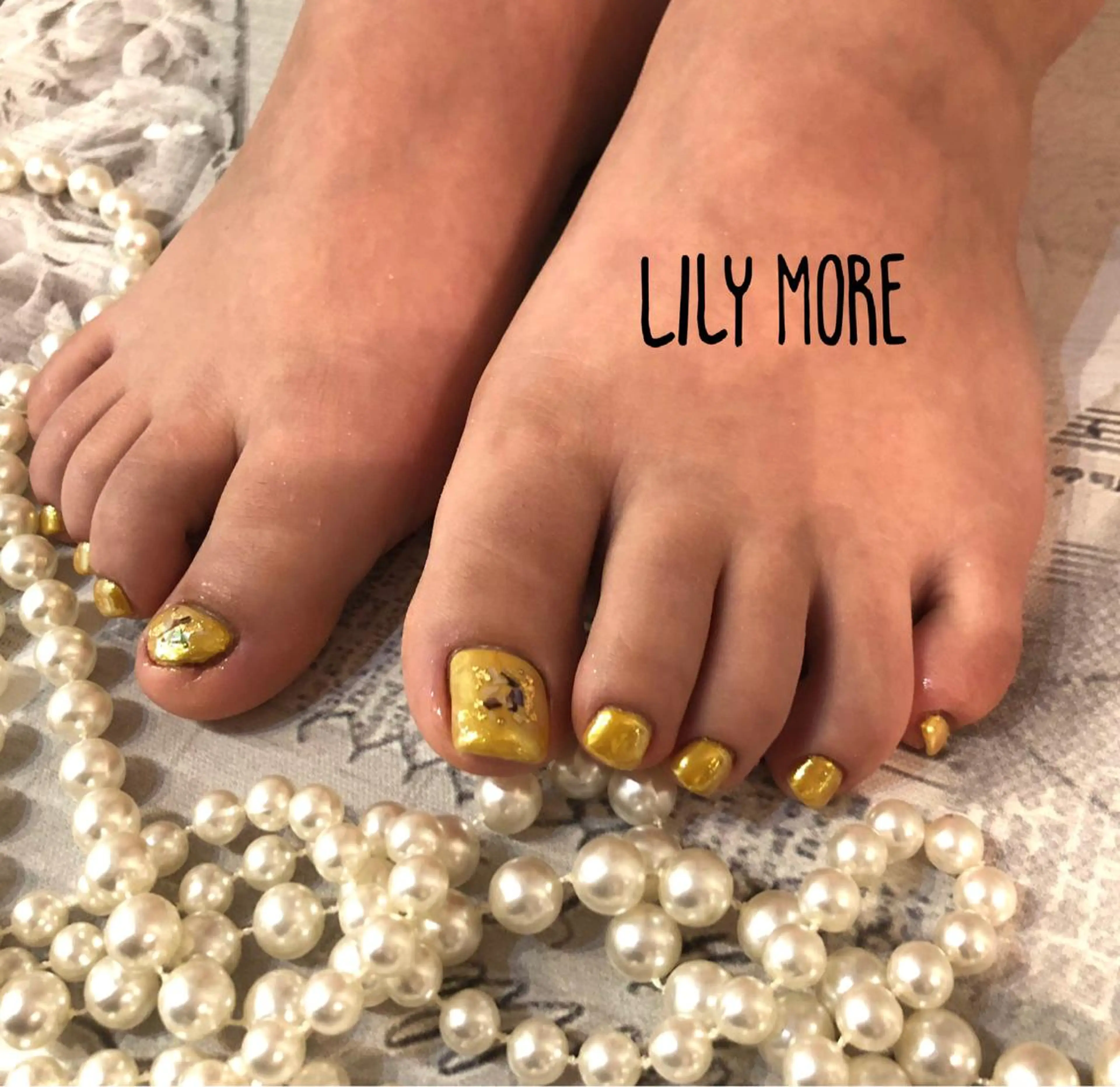 ネイル ゴールド ミラーネイル Lily closetのネイルデザイン