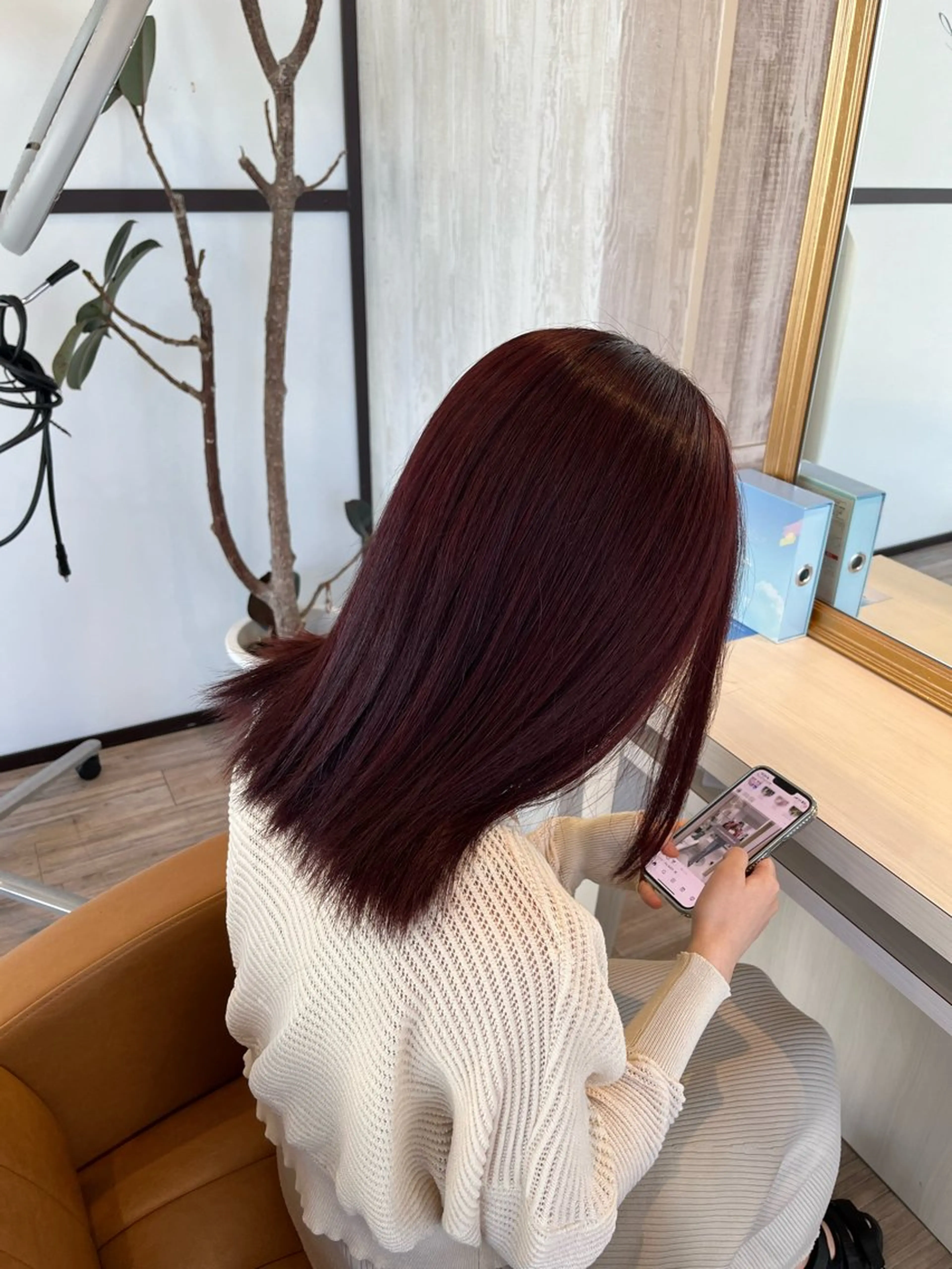 ミディアム カラー ボルドーカラー ヘアカラー ブリーチなしWカラー レイヤー/Rickyのヘアスタイル