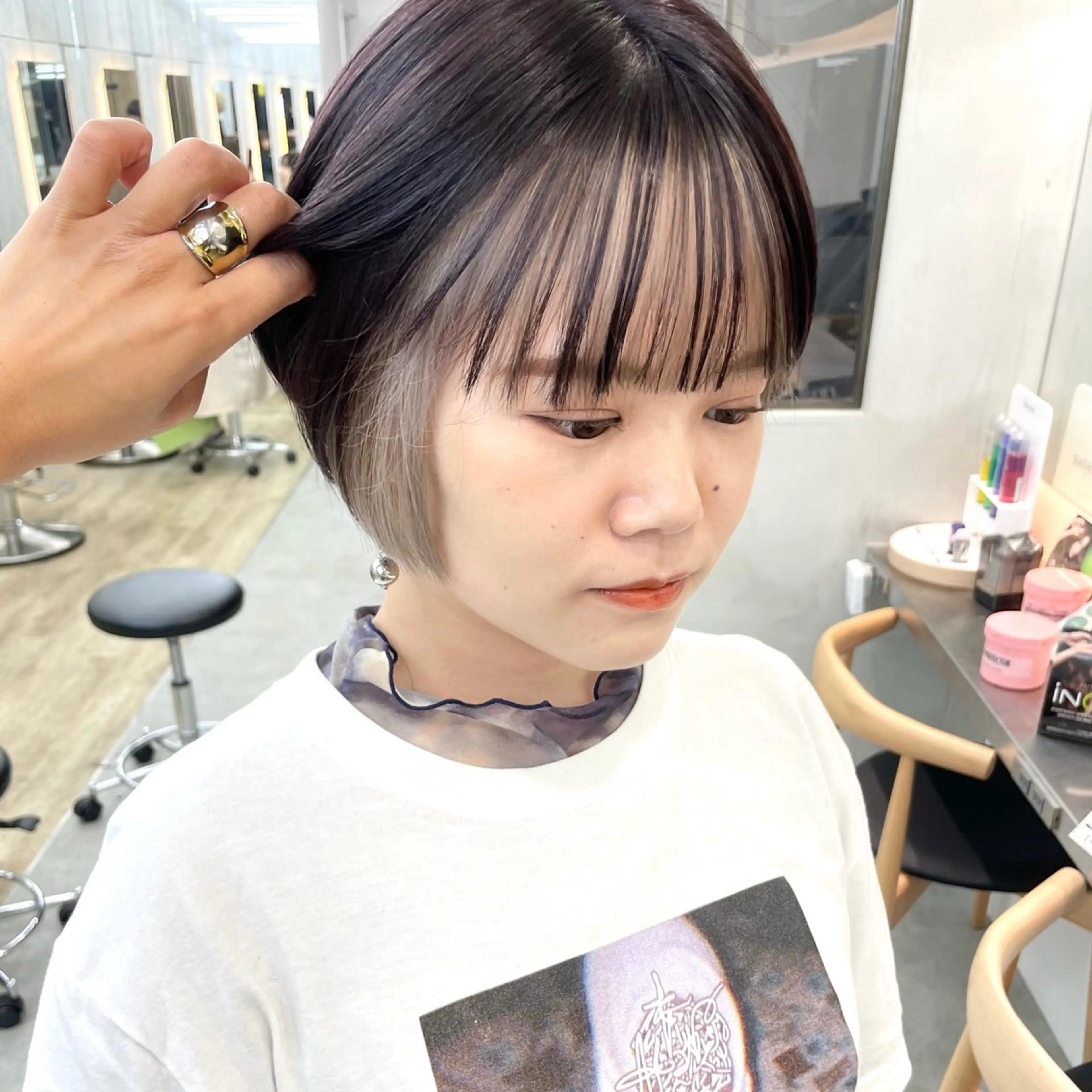 ショート カラー ♥️ブリーチ/ボブ/ レイヤー♥️maiのヘアスタイル