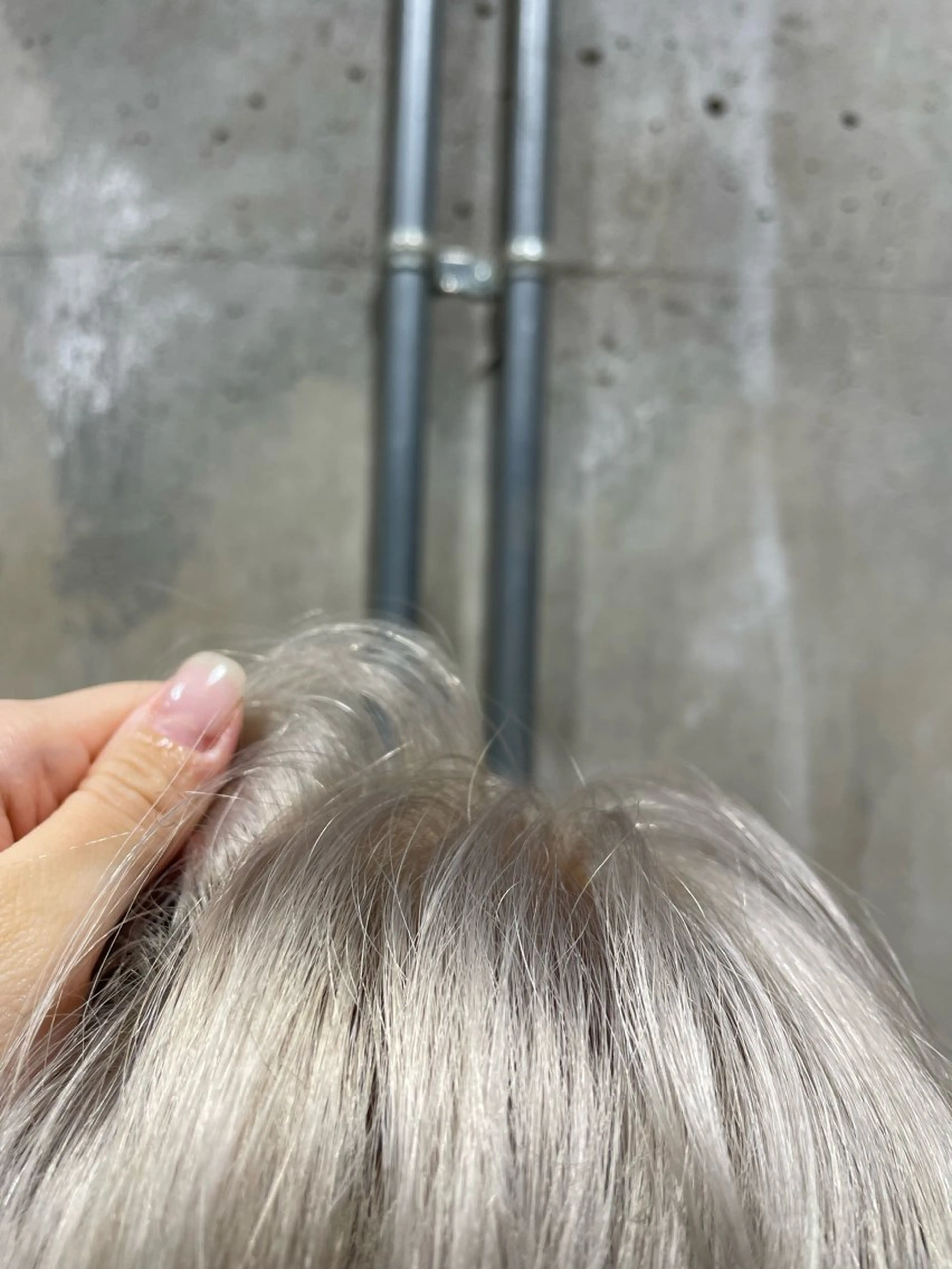 ショート カラー ブリーチ ワタナベ アオイのヘアスタイル