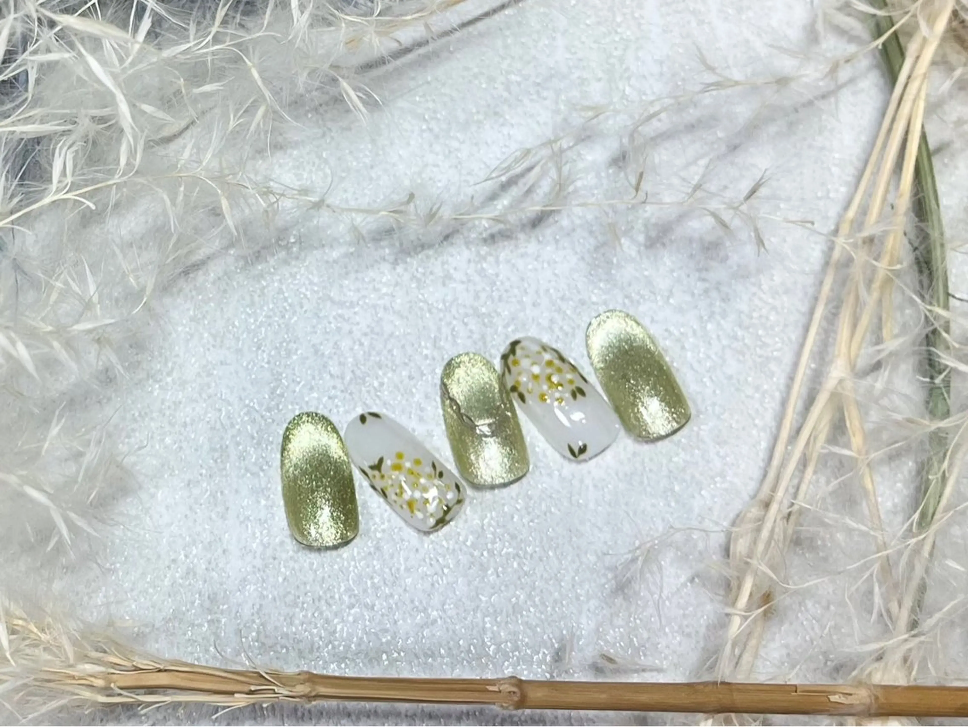 ネイル オーロラネイル フットネイル フレンチネイル ジェルネイル マグネットネイル ハンドネイル kiki nail &brow二子玉川の眉毛・アイブロウイメージ