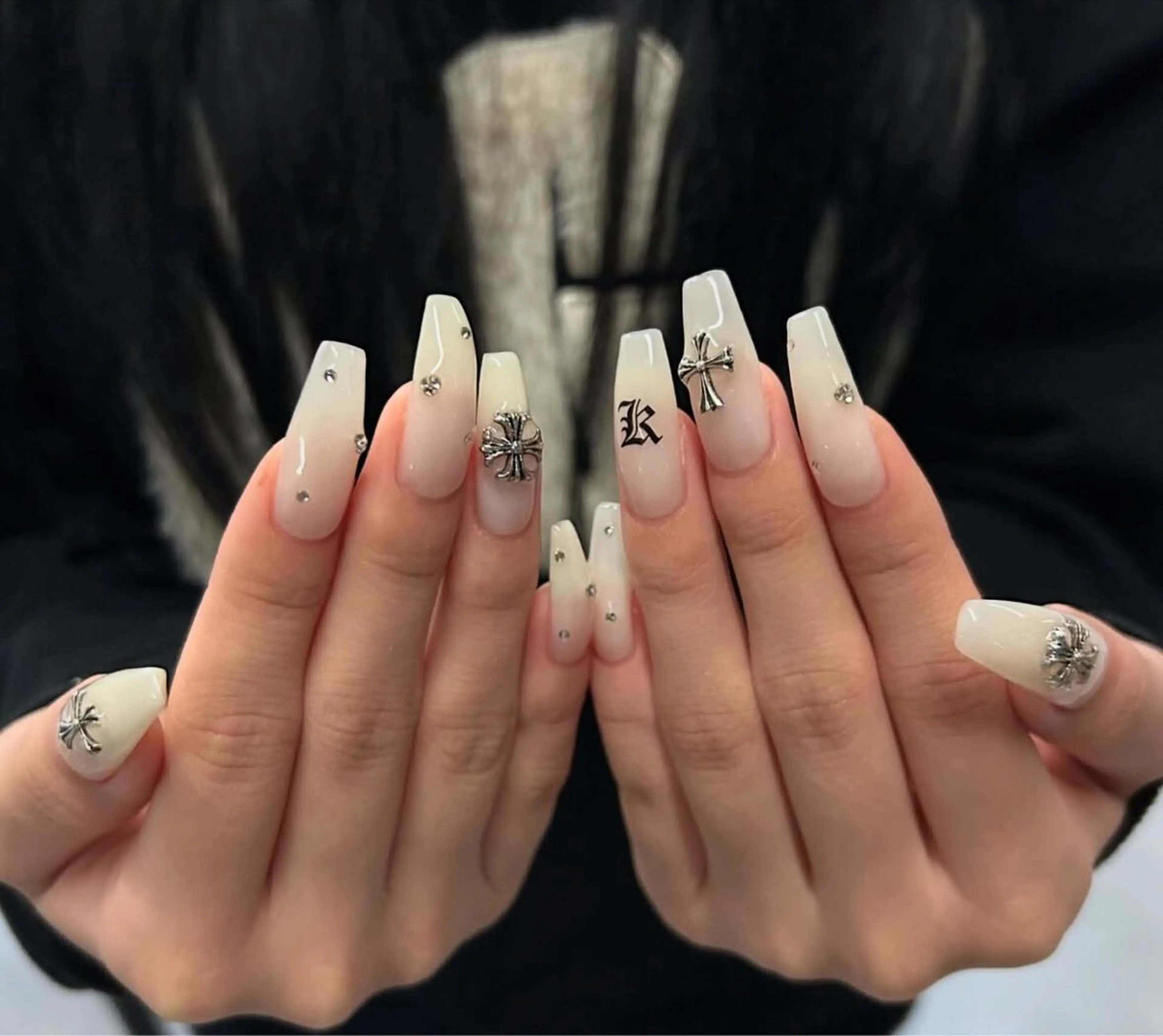 ネイル 長さ出し グラデーション キラキラネイル 韓国ネイル ラメ(グリッター) ハンドネイル ハンドケア Chisa Nail Studio所属・チ サのネイルデザイン