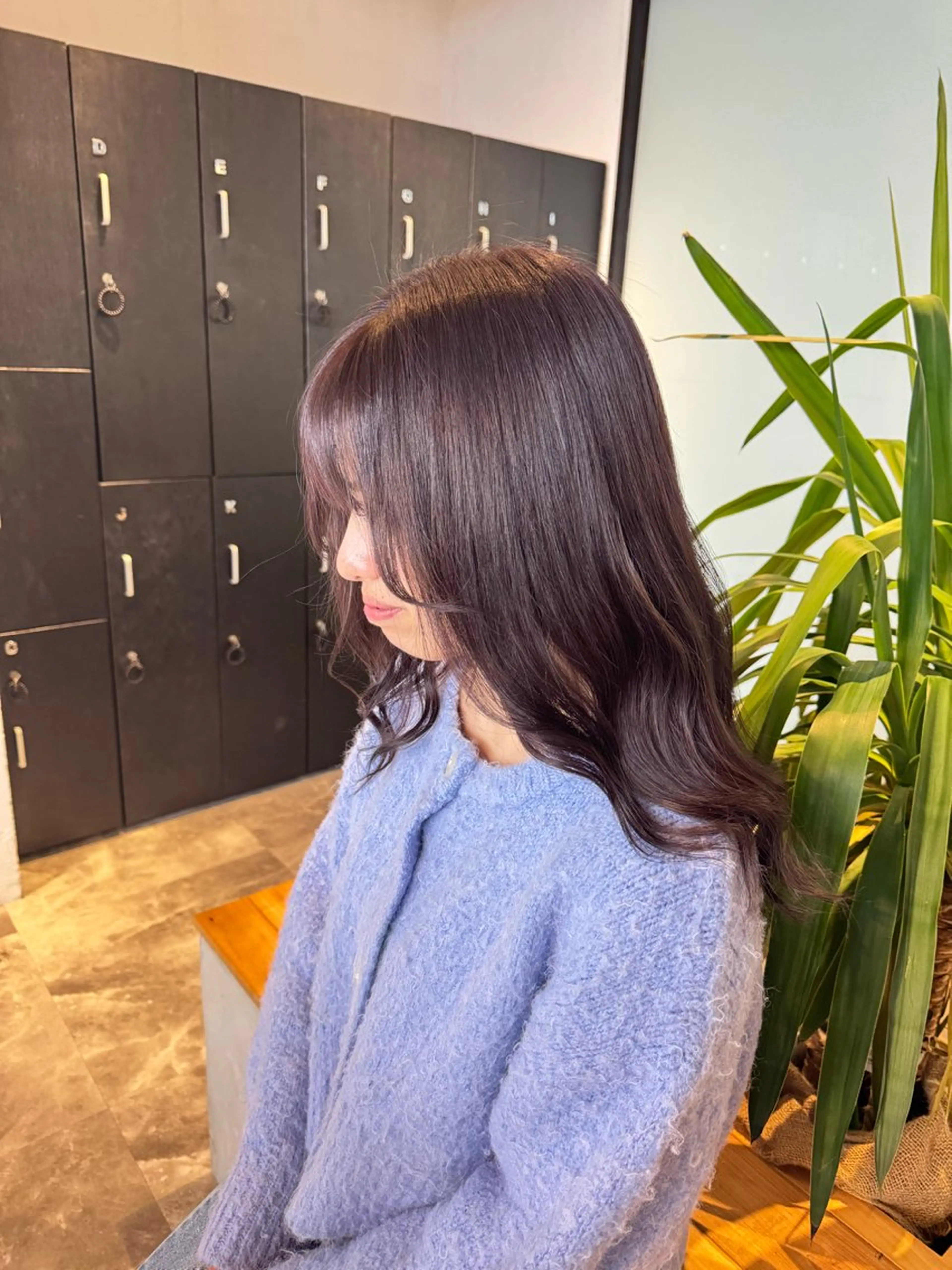 セミロング ヘアカラー 蓮田 好良のヘアスタイル