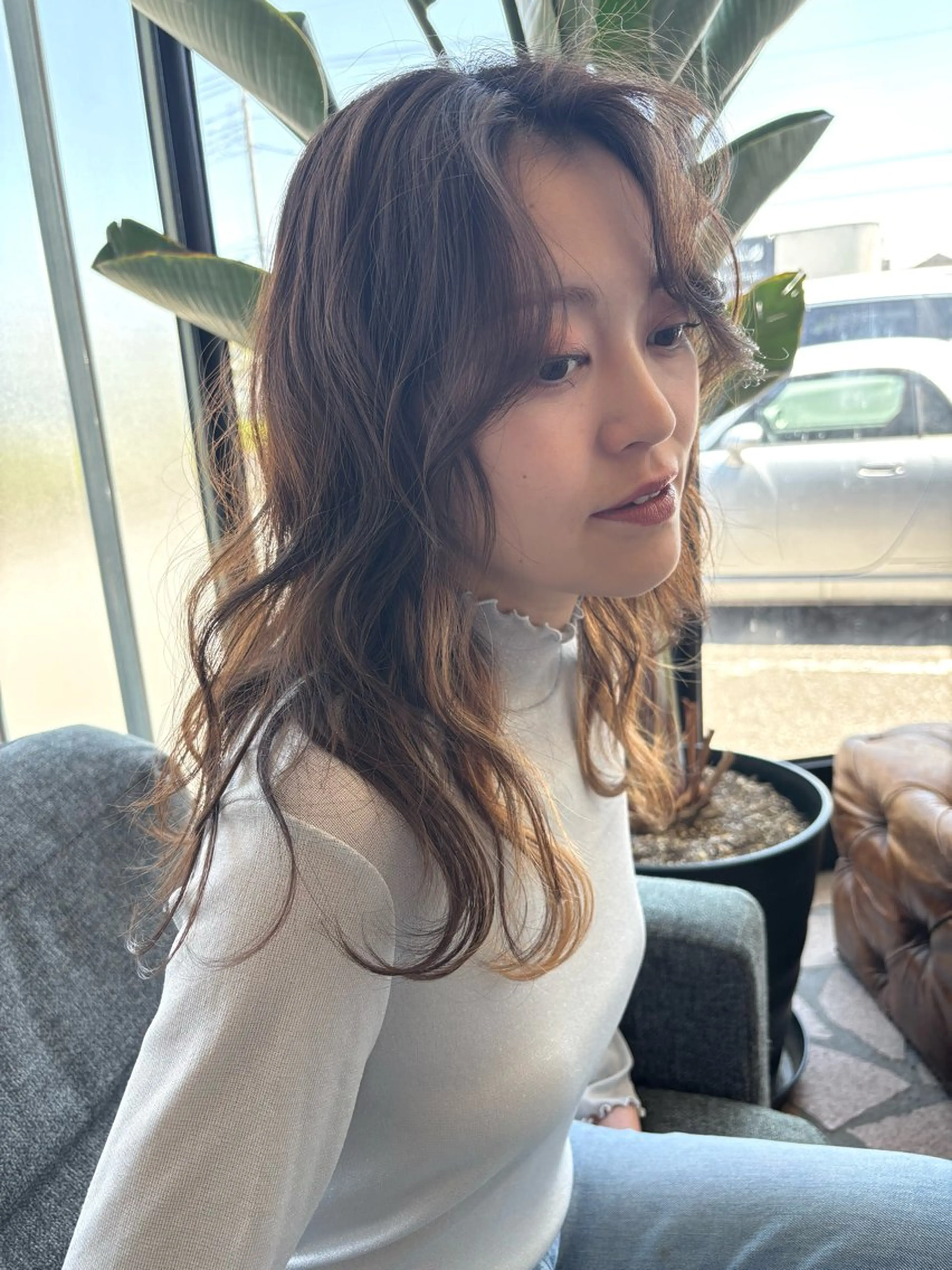 セミロング 高橋 朝露のヘアスタイル