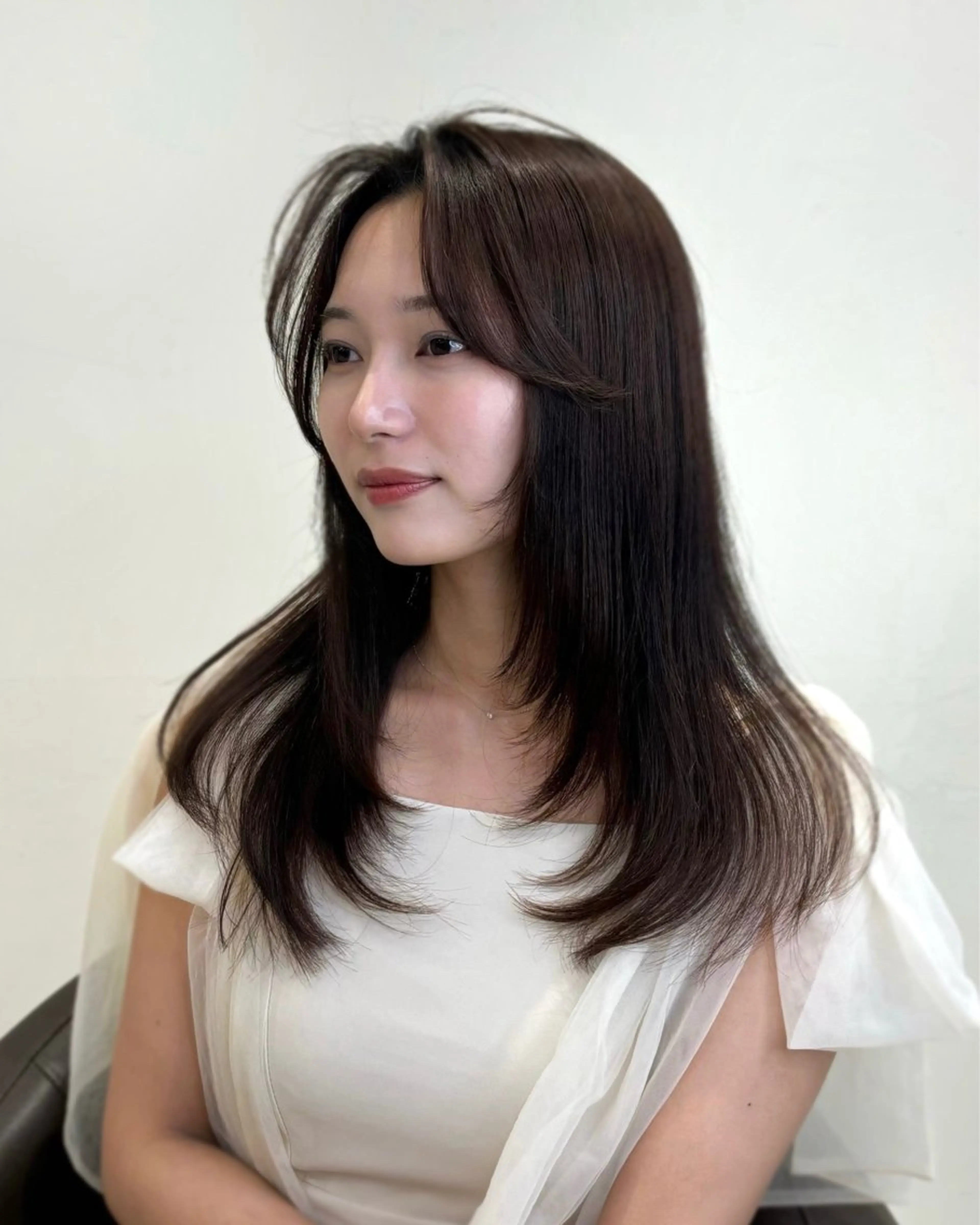 セミロング 岡山 愛のヘアスタイル