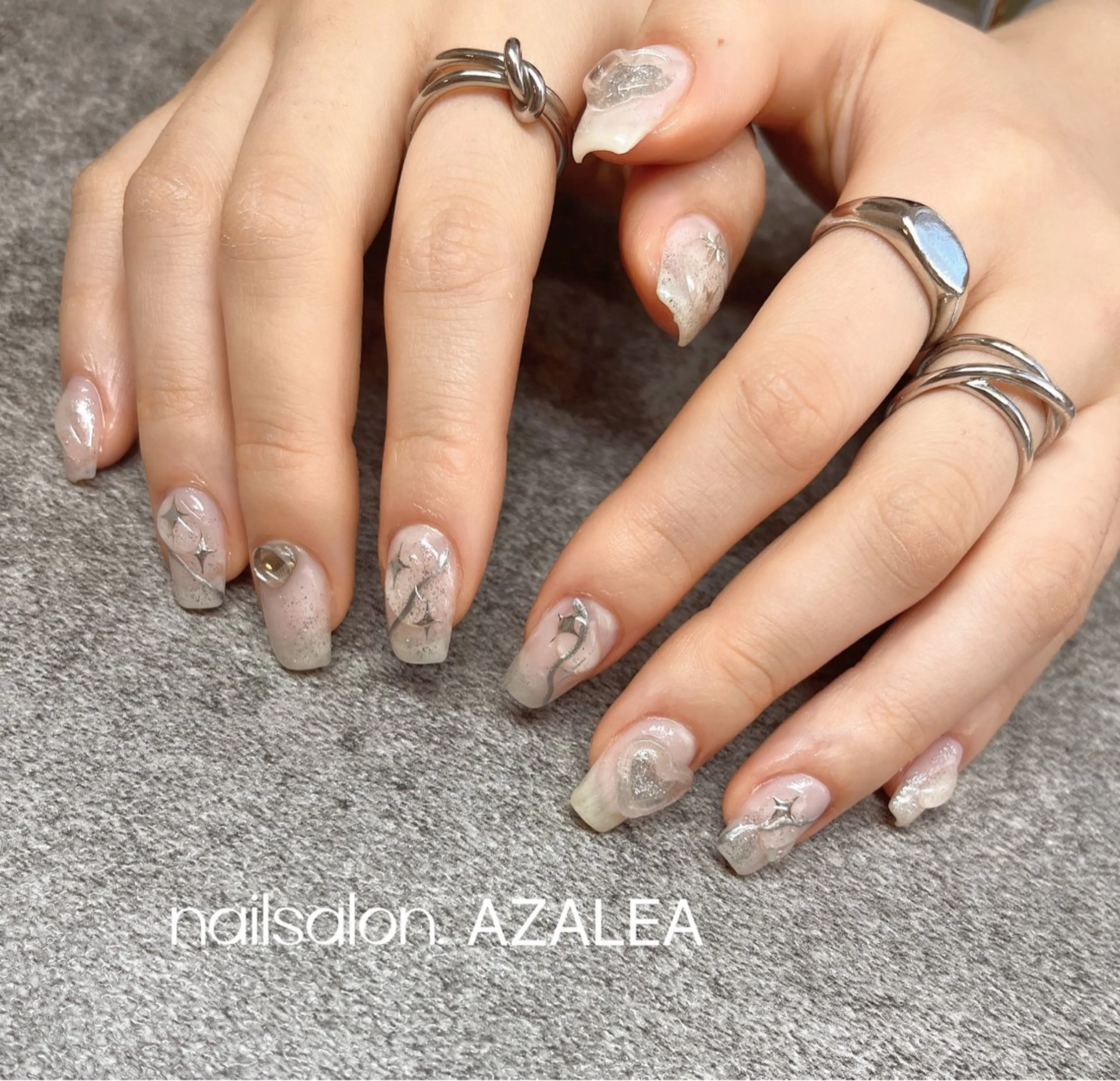 ネイル R inのネイルデザイン