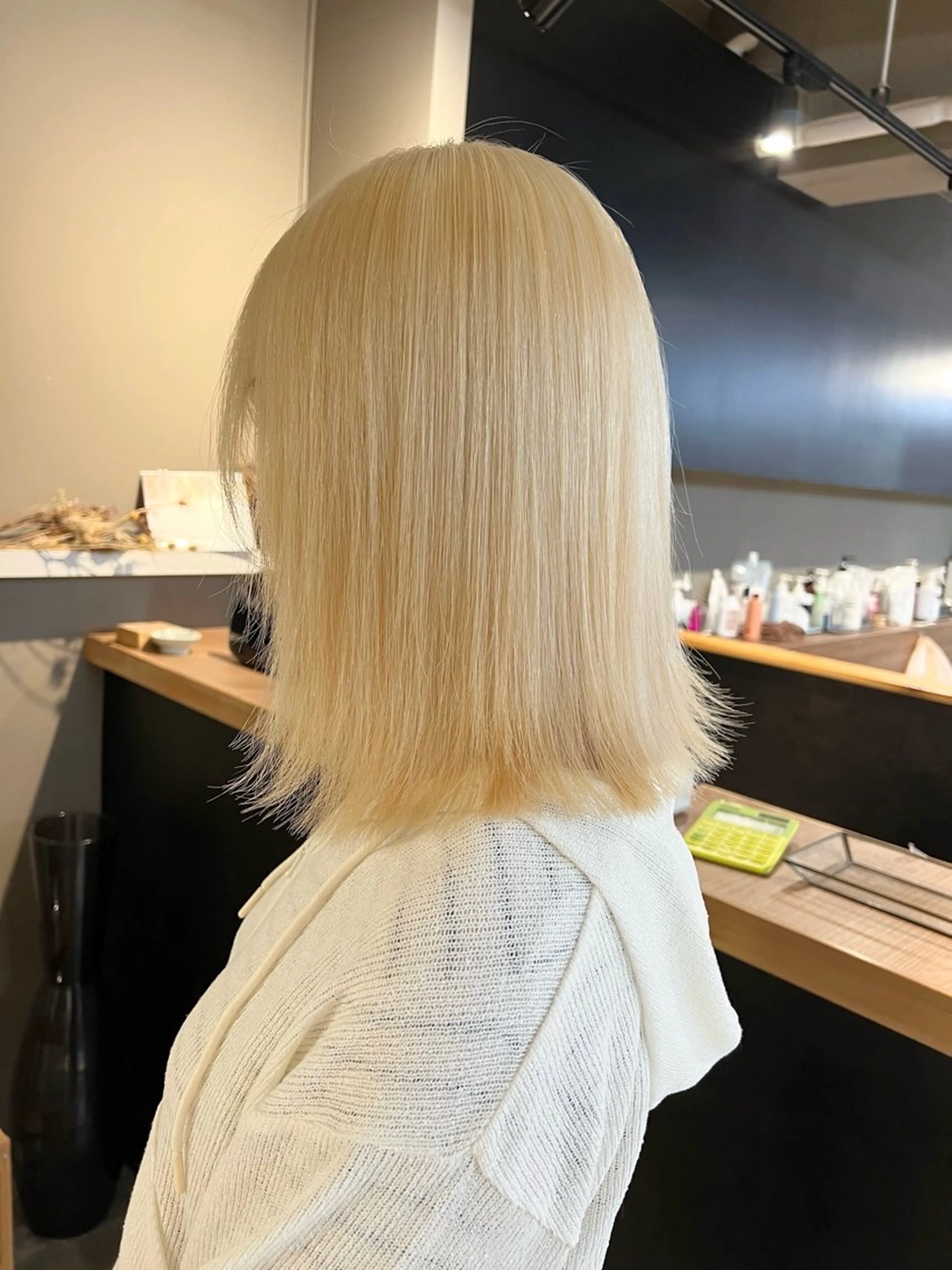 ミディアム カラー ブリーチ ブロンド daiki 原宿のヘアスタイル