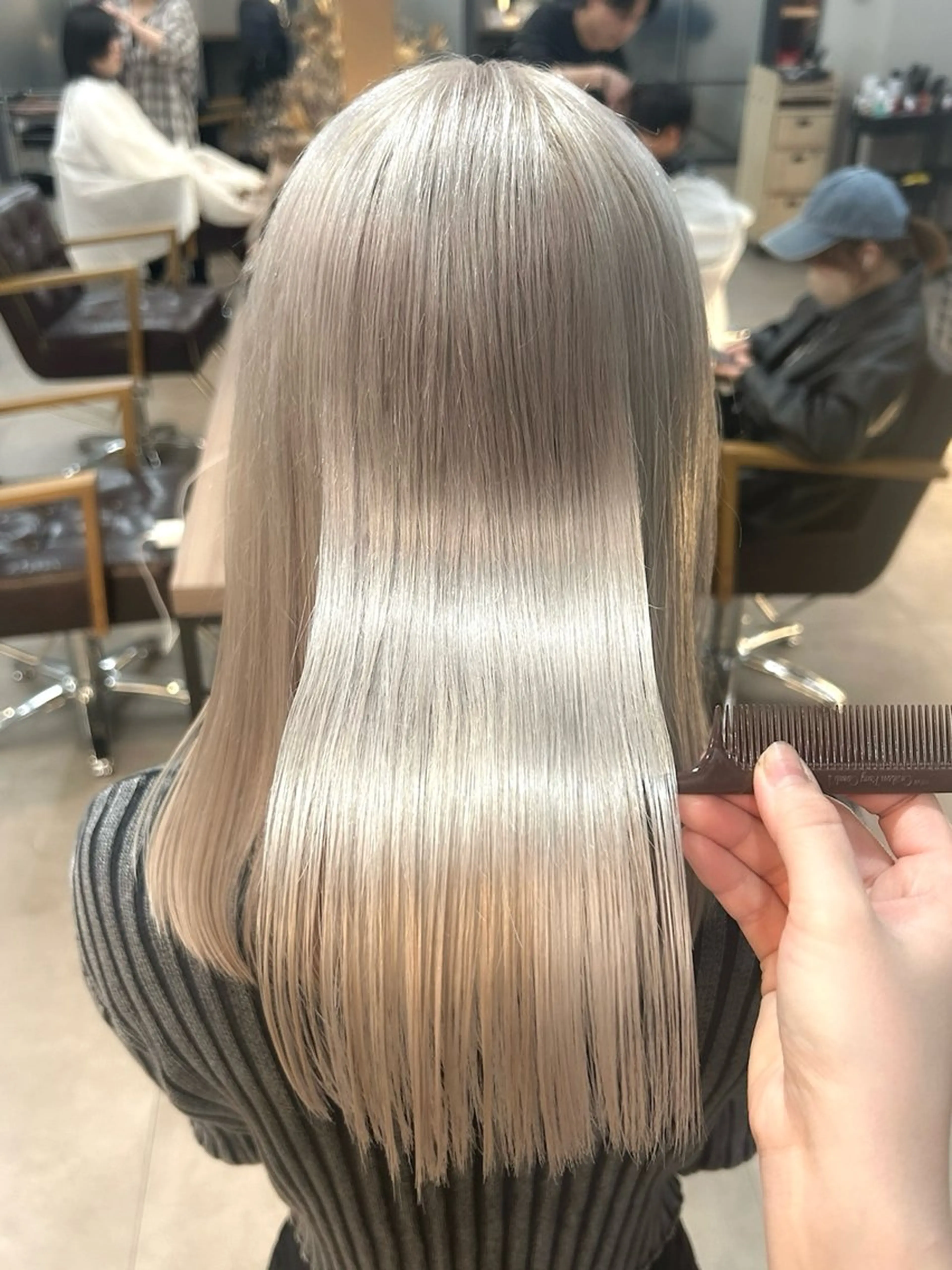 ミディアム カラー ブリーチ グレージュ 髪質改善 カット ヘアカラー ハイトーン/赤みなし 透明感/ririkaのヘアスタイル