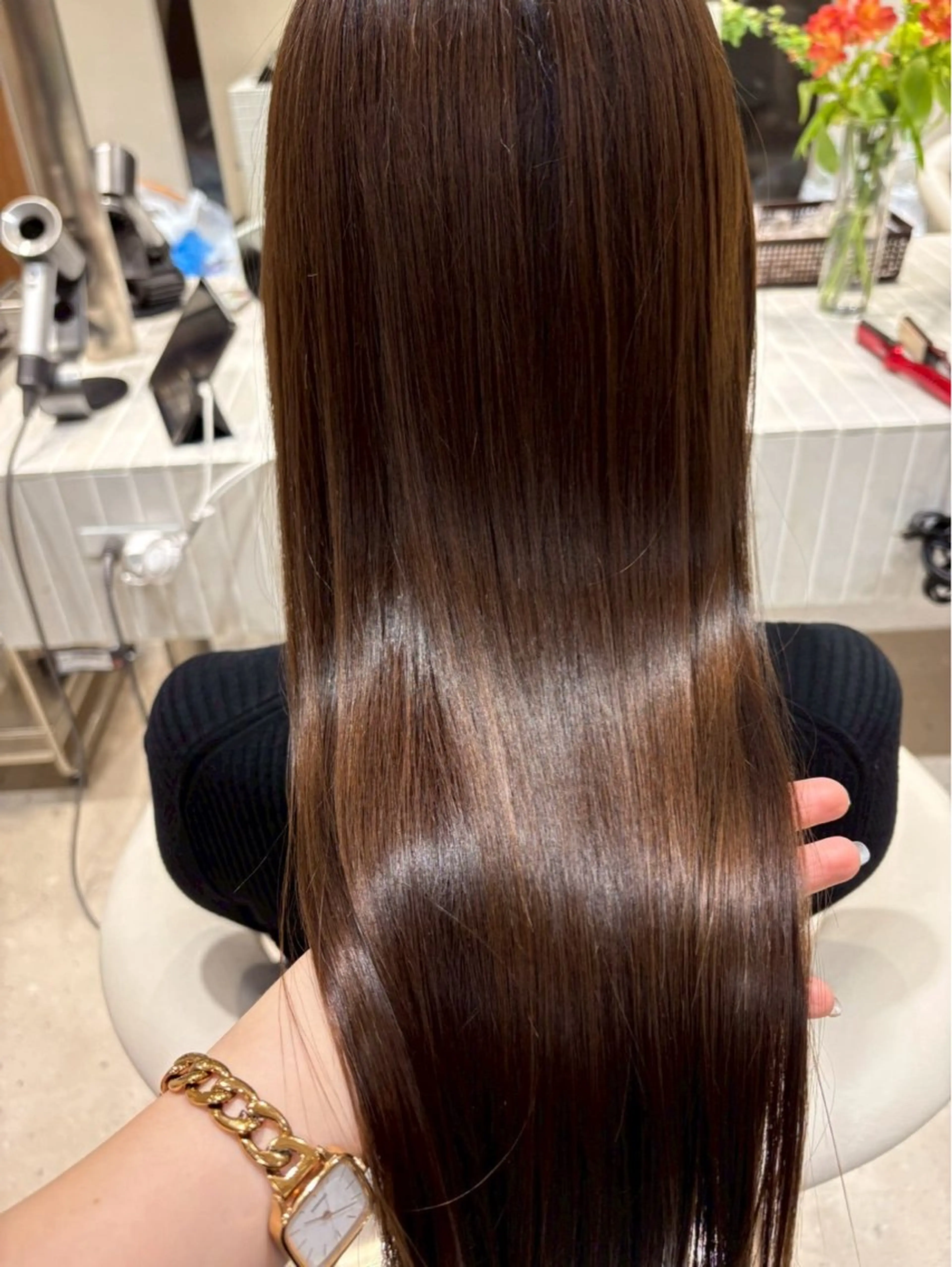 ロング 縮毛矯正 Ence 銀座所属・透明感カラー／ 縮毛矯正／まりなのヘアスタイル